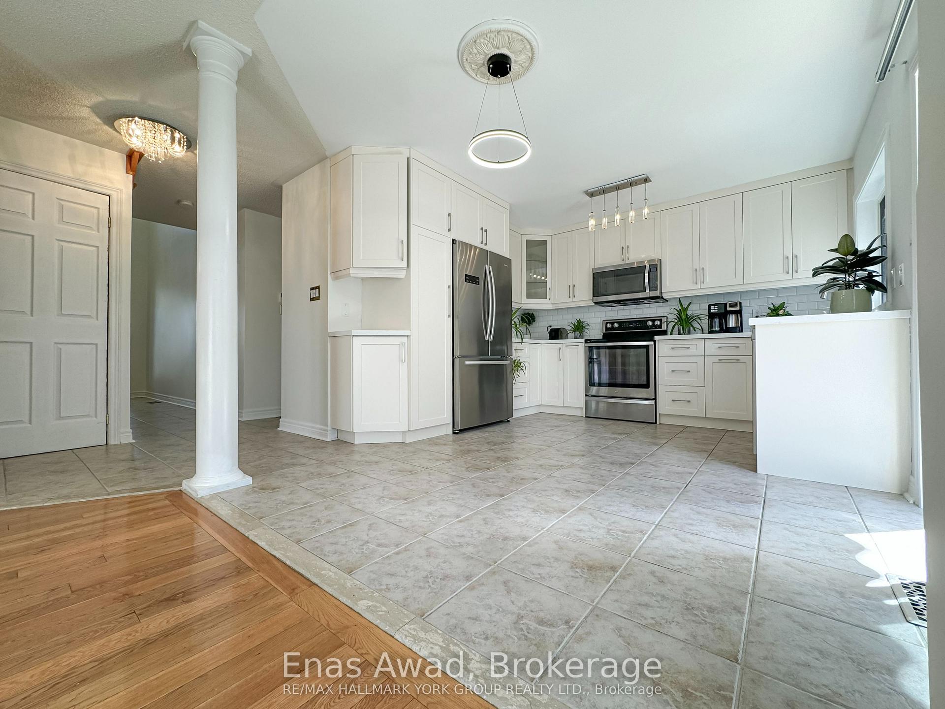 Photo 8 of 11 Kirkvalley Crescent, Aurora, Bayview Wellington — HOMEH