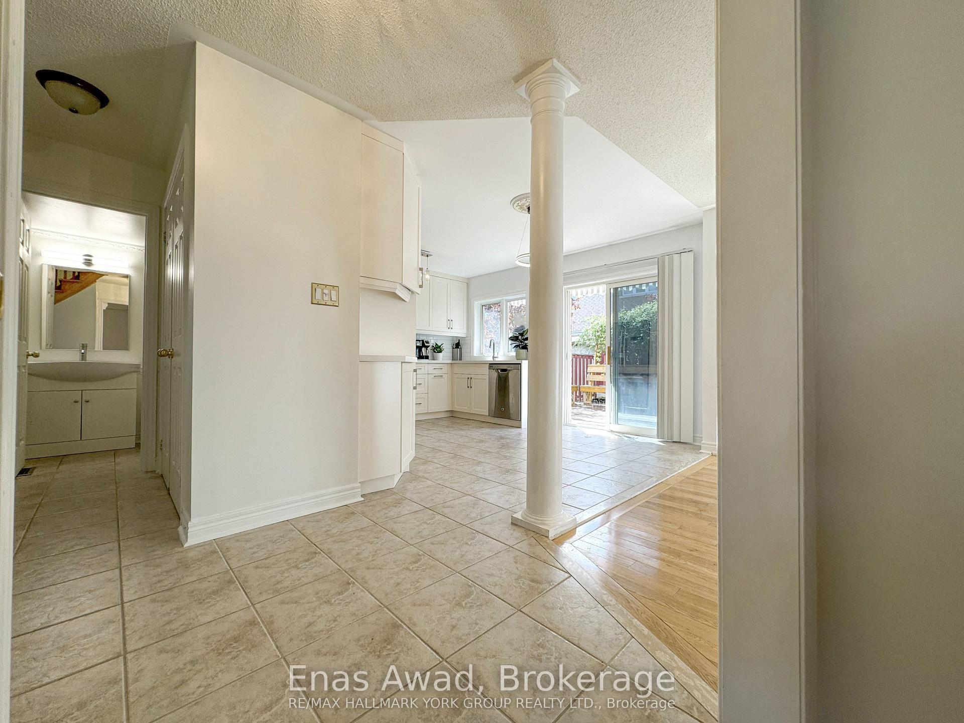Photo 9 of 11 Kirkvalley Crescent, Aurora, Bayview Wellington — HOMEH