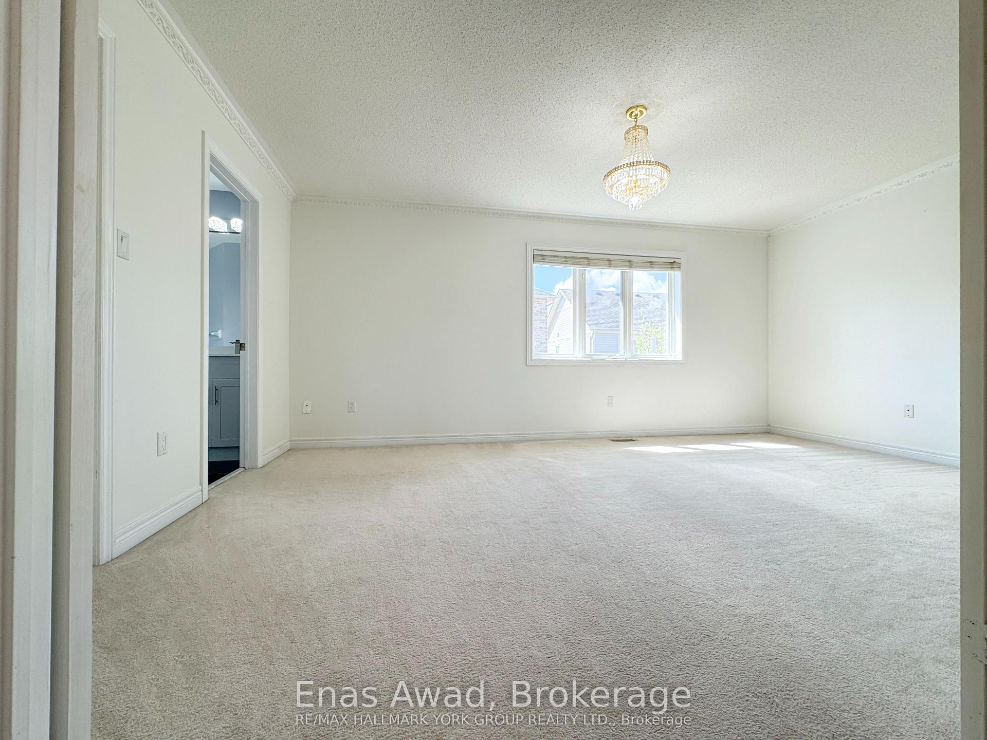 Photo 15 of 11 Kirkvalley Crescent, Aurora, Bayview Wellington — HOMEH