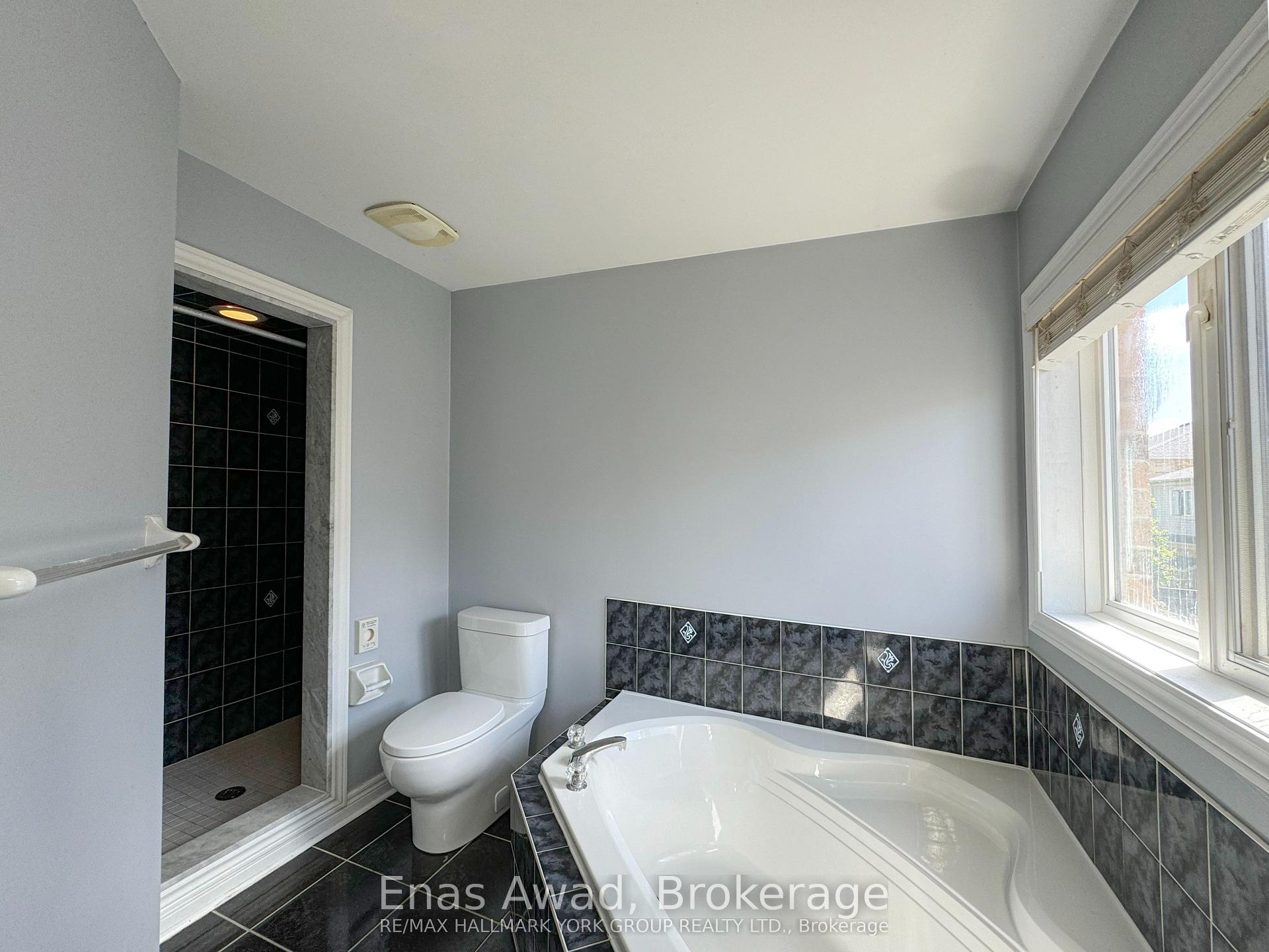 Photo 18 of 11 Kirkvalley Crescent, Aurora, Bayview Wellington — HOMEH