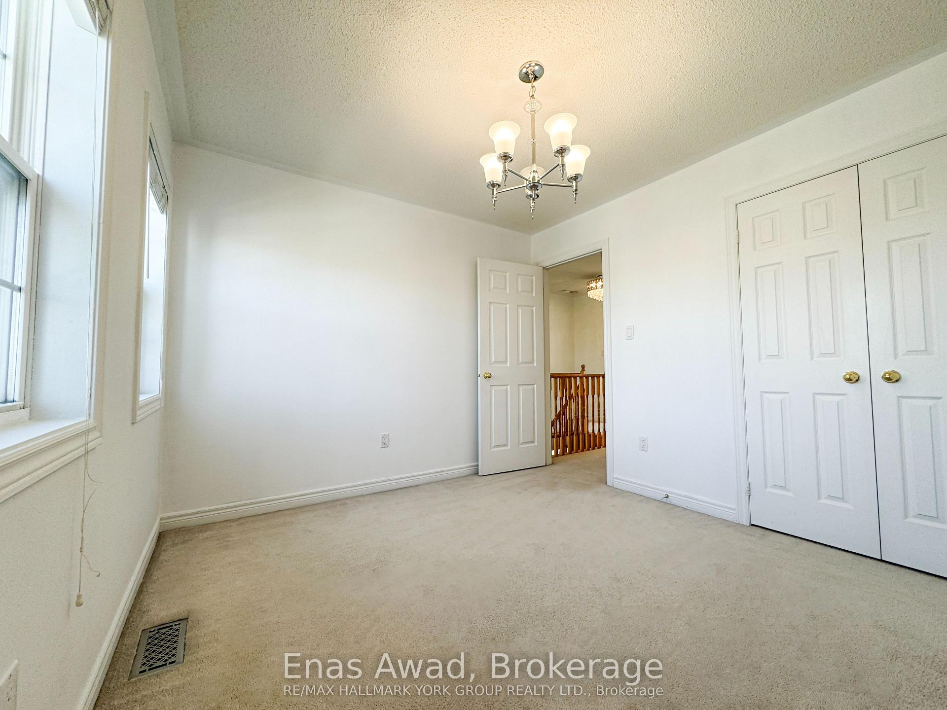 Photo 20 of 11 Kirkvalley Crescent, Aurora, Bayview Wellington — HOMEH