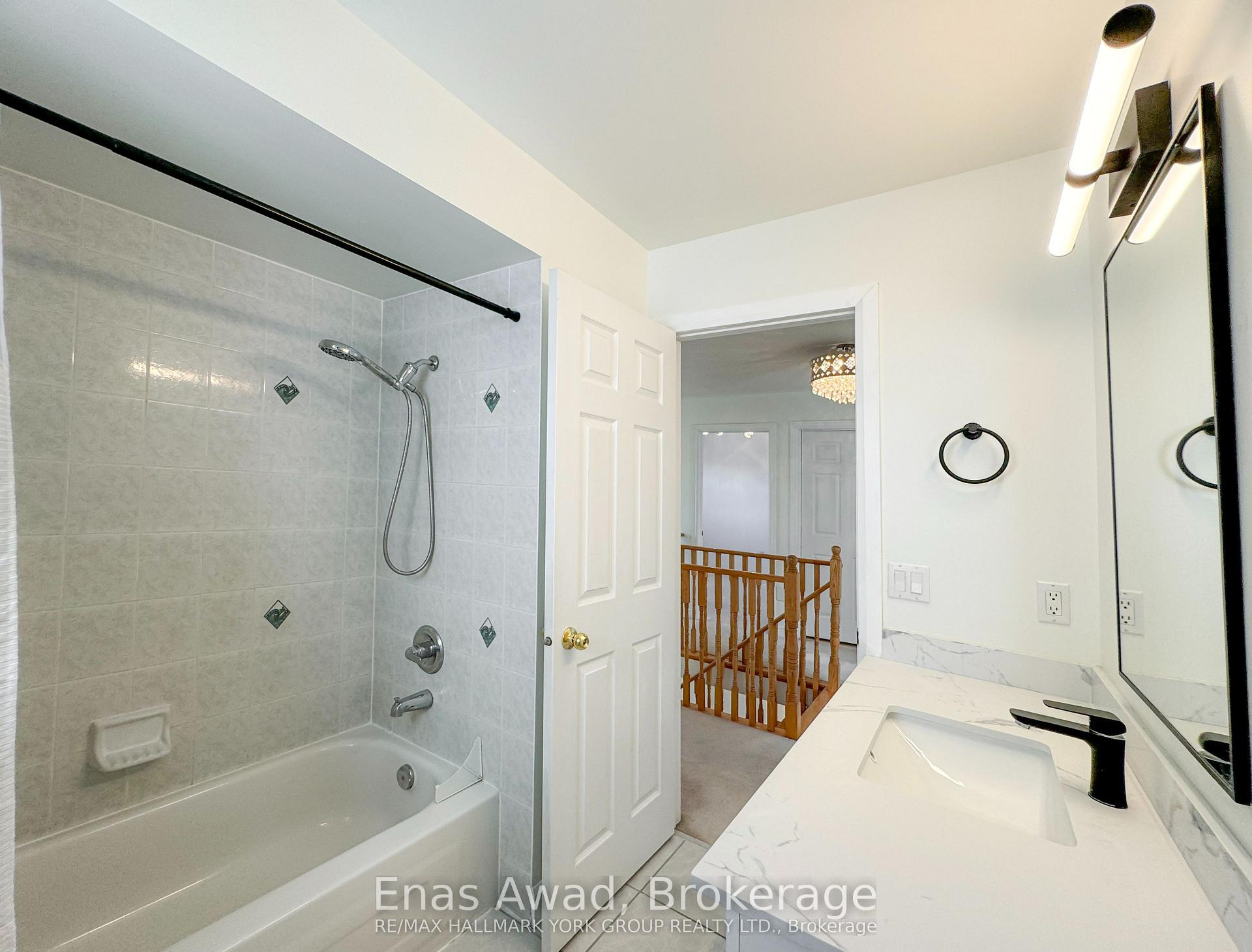 Photo 22 of 11 Kirkvalley Crescent, Aurora, Bayview Wellington — HOMEH