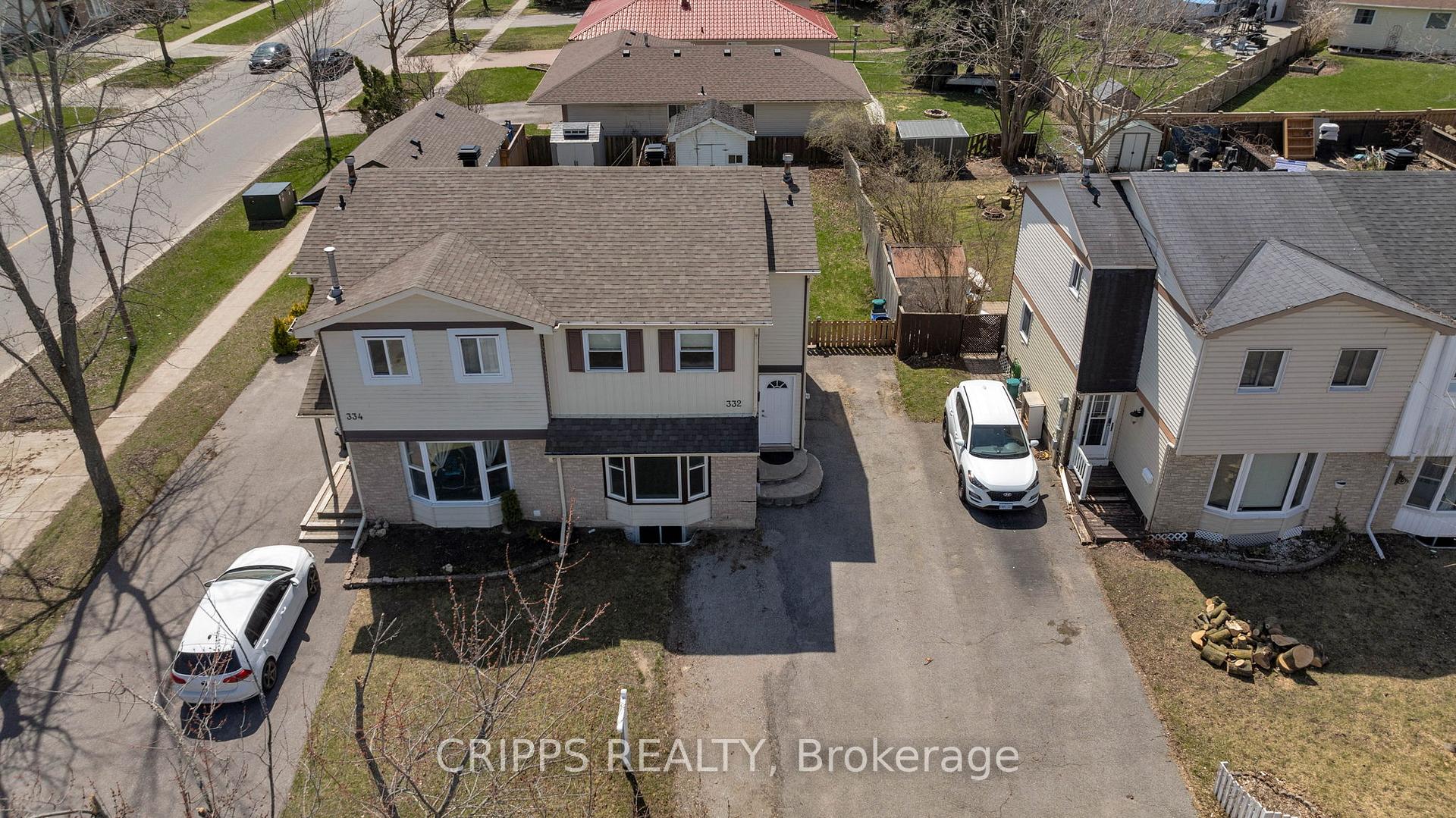 Photo 4 of 332 Browning Trail, Barrie, Letitia Heights — HOMEH