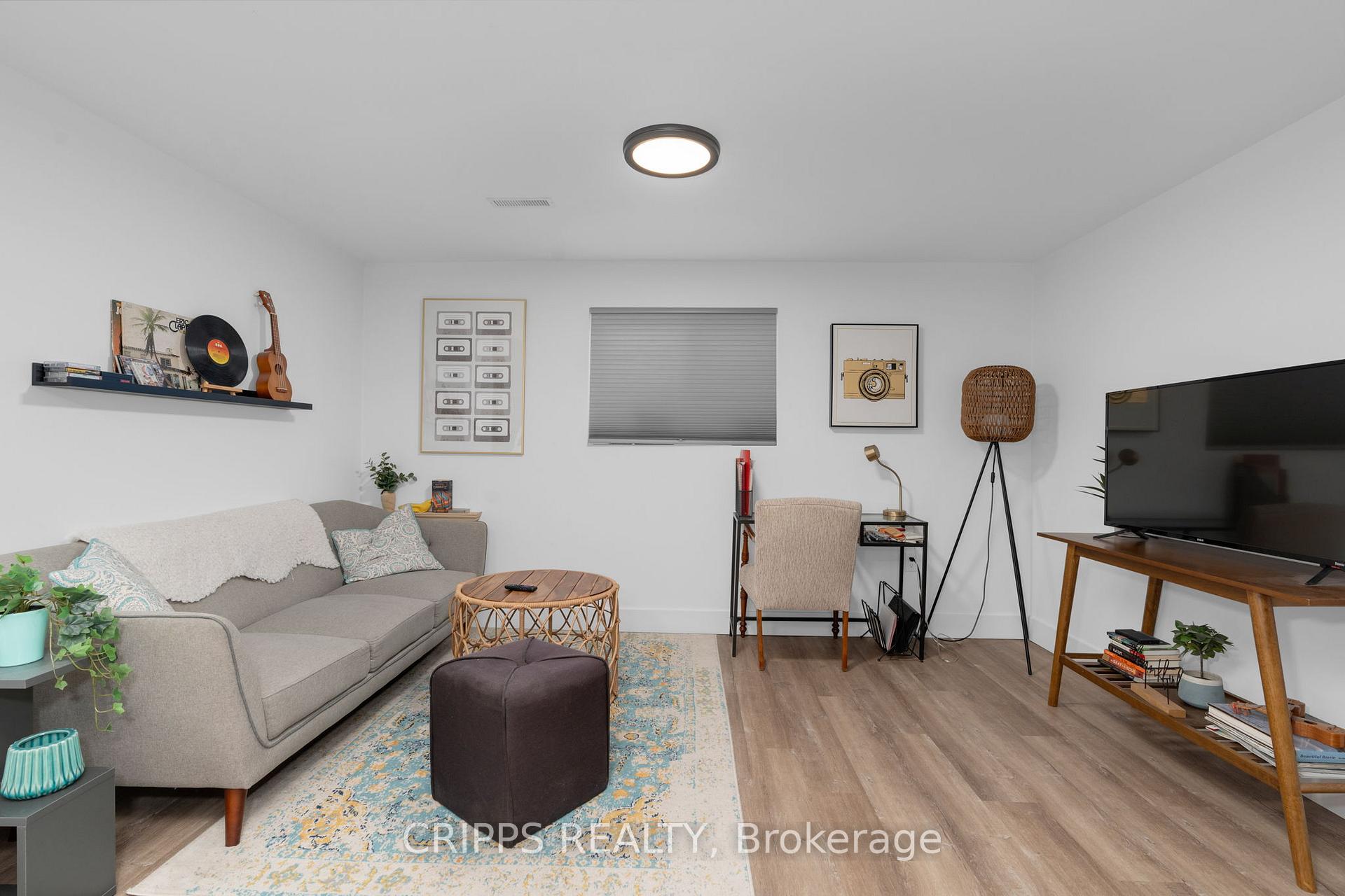 Photo 10 of 332 Browning Trail, Barrie, Letitia Heights — HOMEH