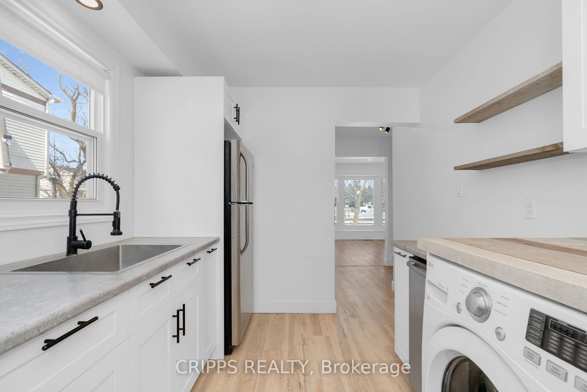 Photo 20 of 332 Browning Trail, Barrie, Letitia Heights — HOMEH