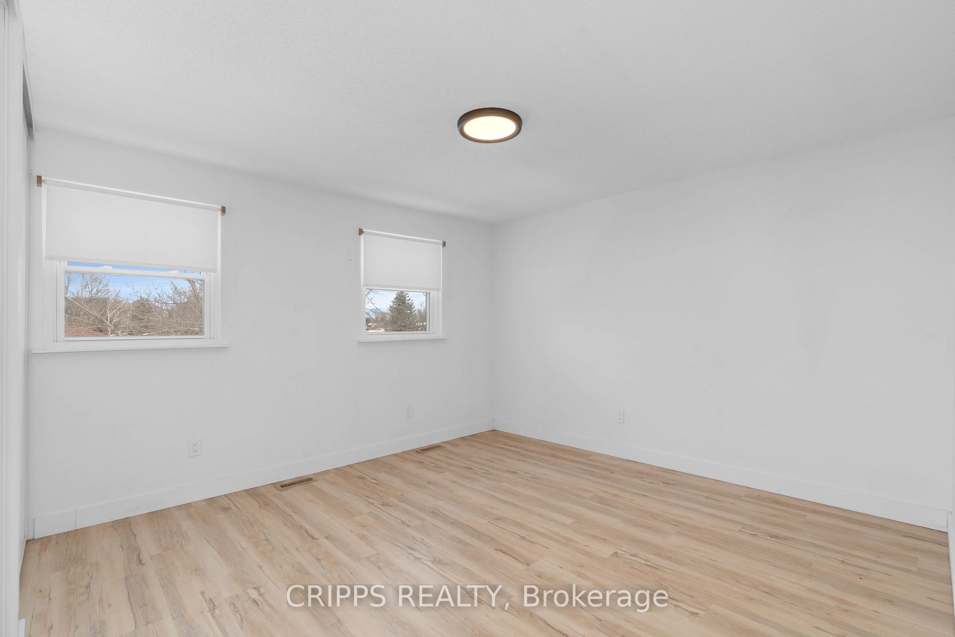 Photo 23 of 332 Browning Trail, Barrie, Letitia Heights — HOMEH