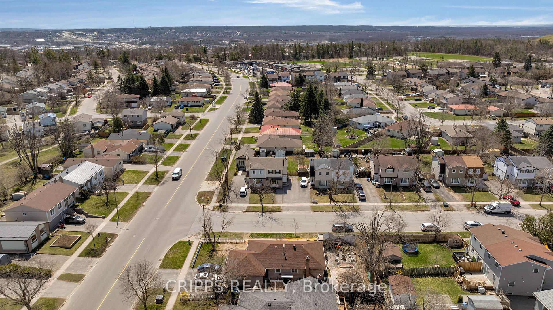 Photo 34 of 332 Browning Trail, Barrie, Letitia Heights — HOMEH