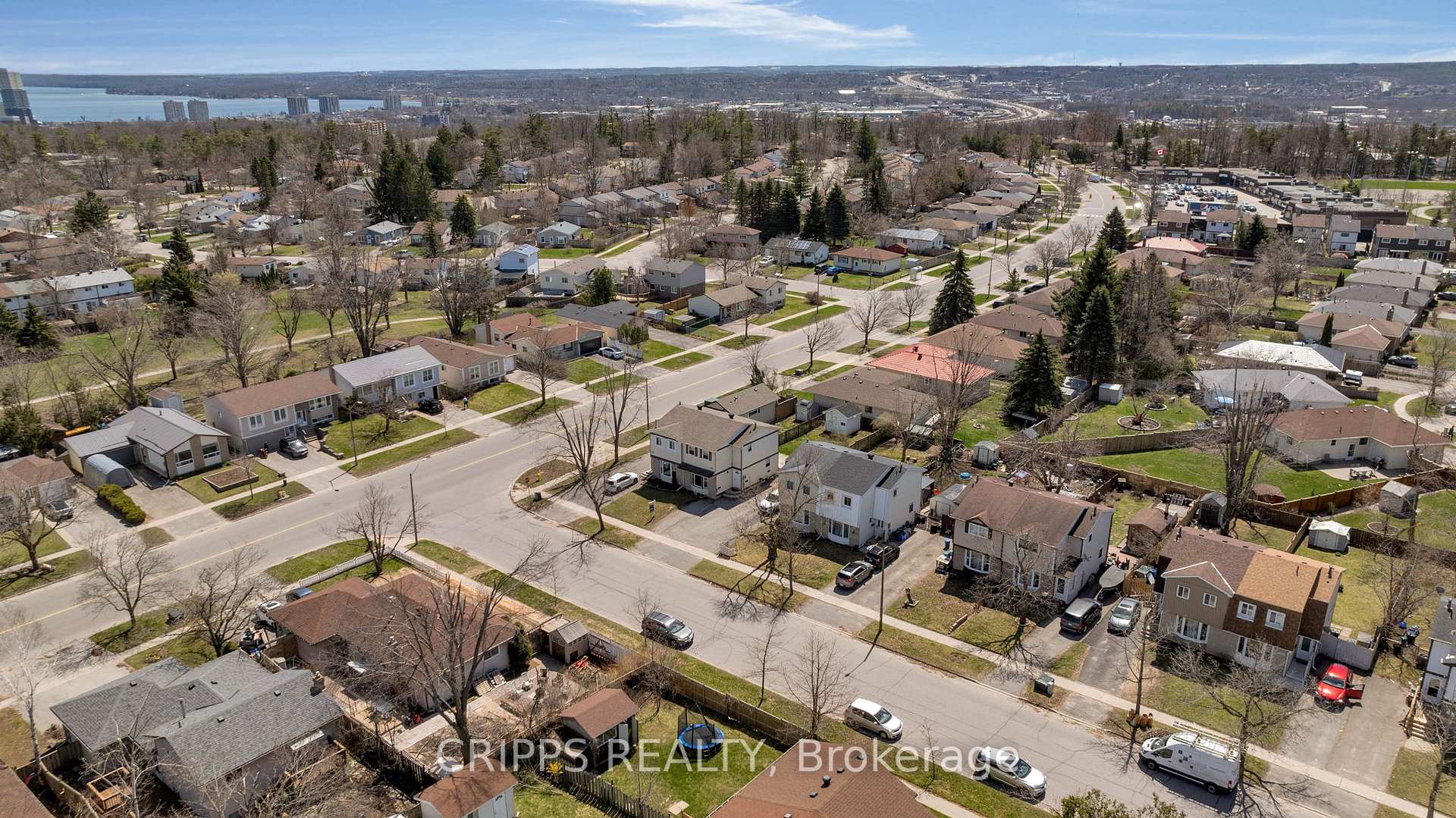 Photo 35 of 332 Browning Trail, Barrie, Letitia Heights — HOMEH