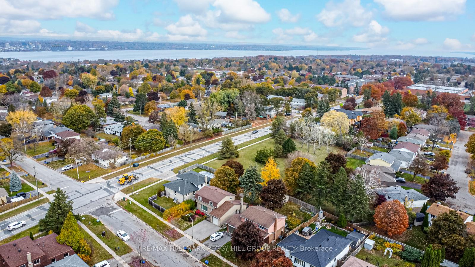 Photo 2 of 31 Little Avenue, Barrie, Allandale Heights — HOMEH