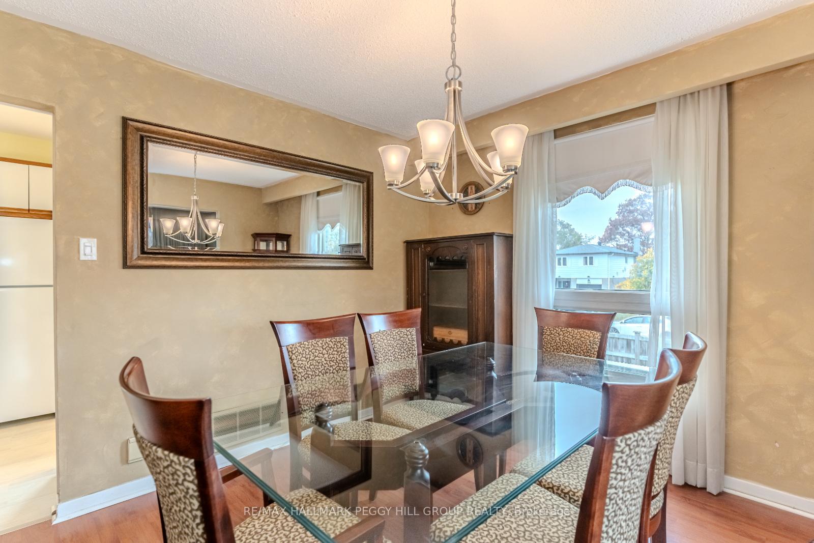 Photo 6 of 31 Little Avenue, Barrie, Allandale Heights — HOMEH