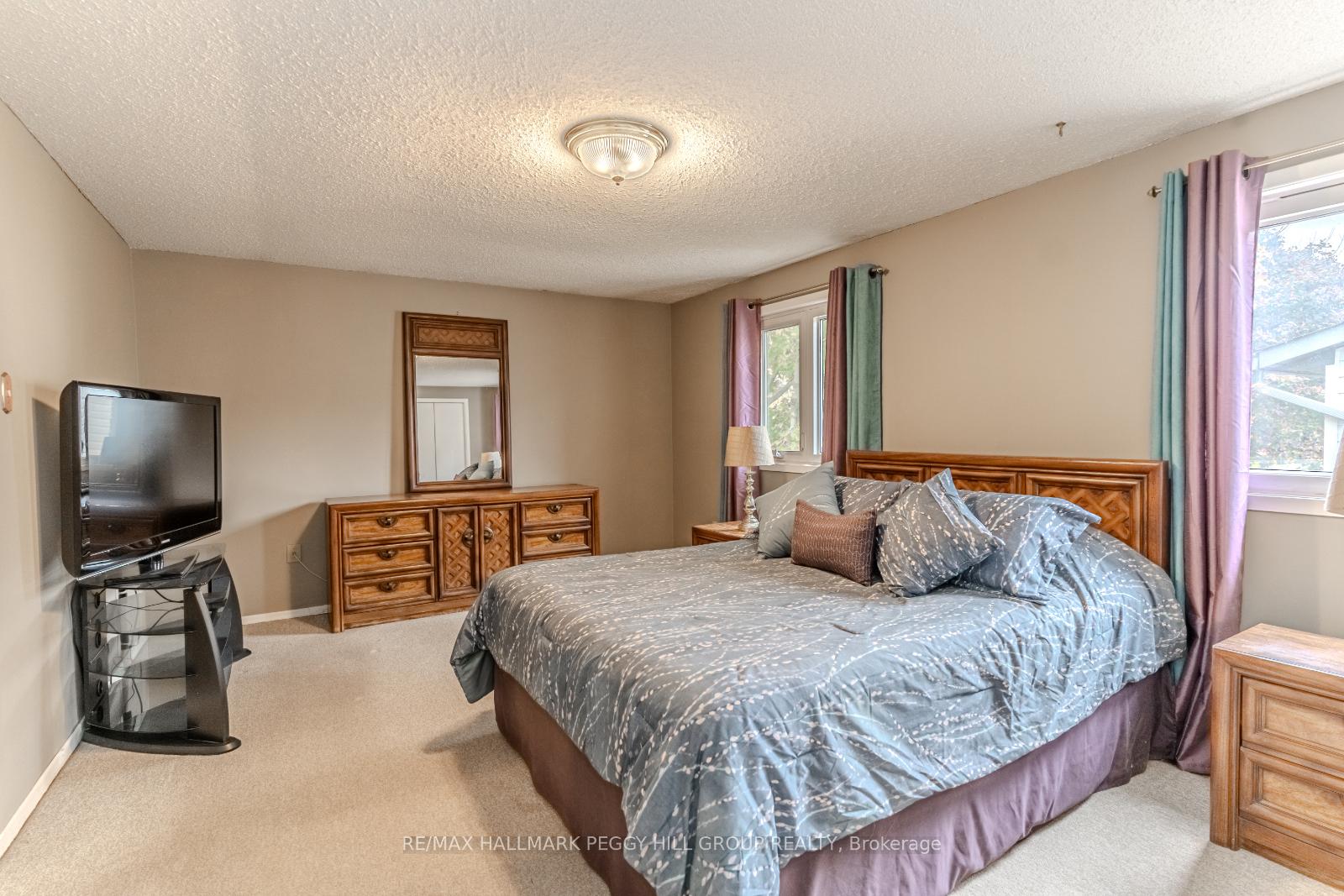 Photo 9 of 31 Little Avenue, Barrie, Allandale Heights — HOMEH