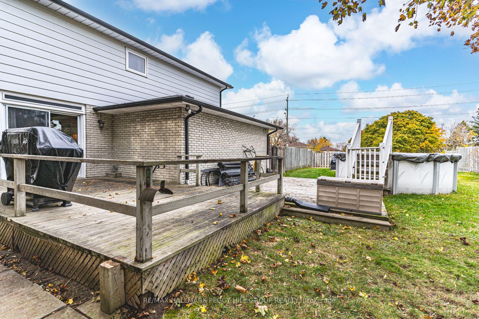 Photo 17 of 31 Little Avenue, Barrie, Allandale Heights — HOMEH