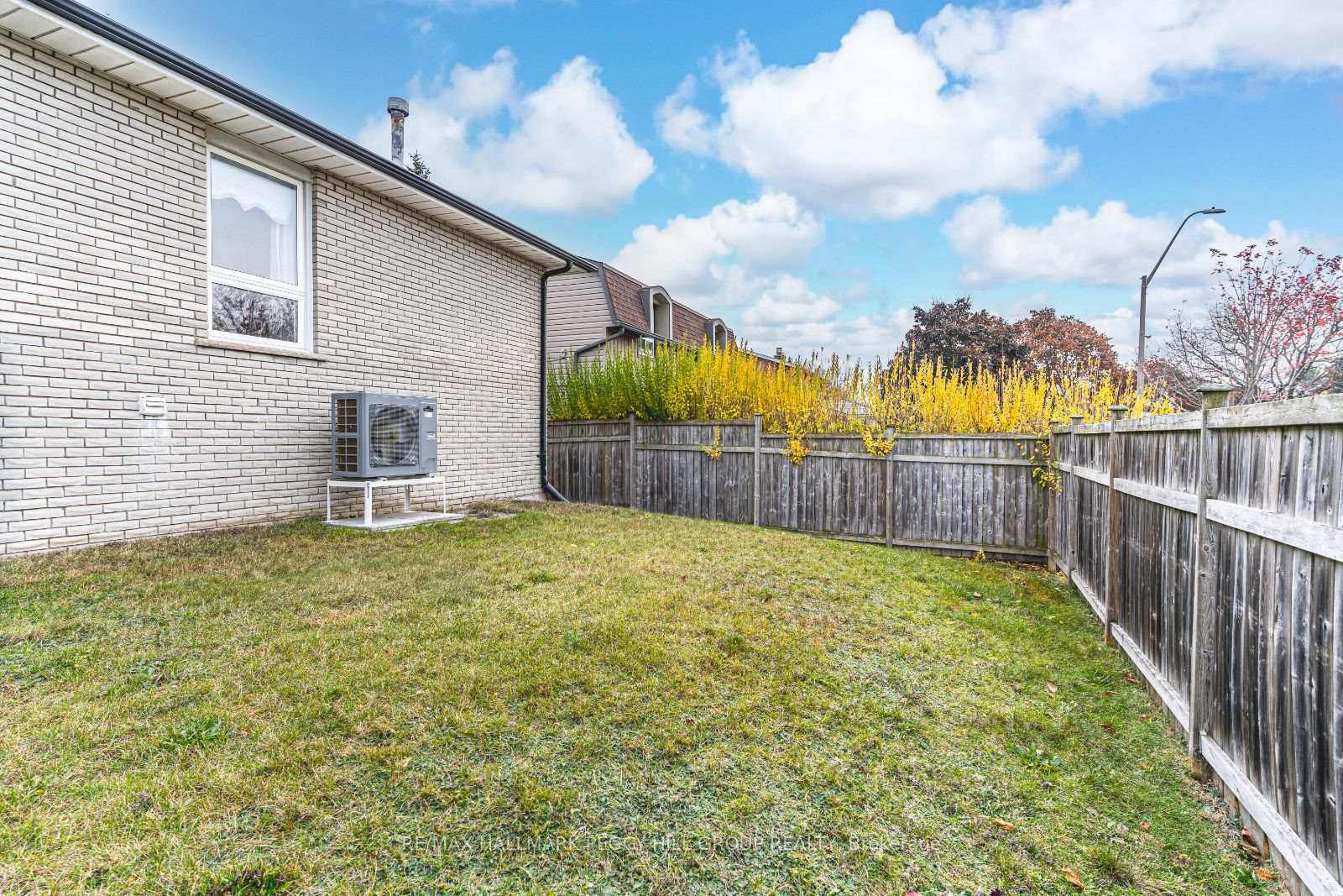 Photo 18 of 31 Little Avenue, Barrie, Allandale Heights — HOMEH