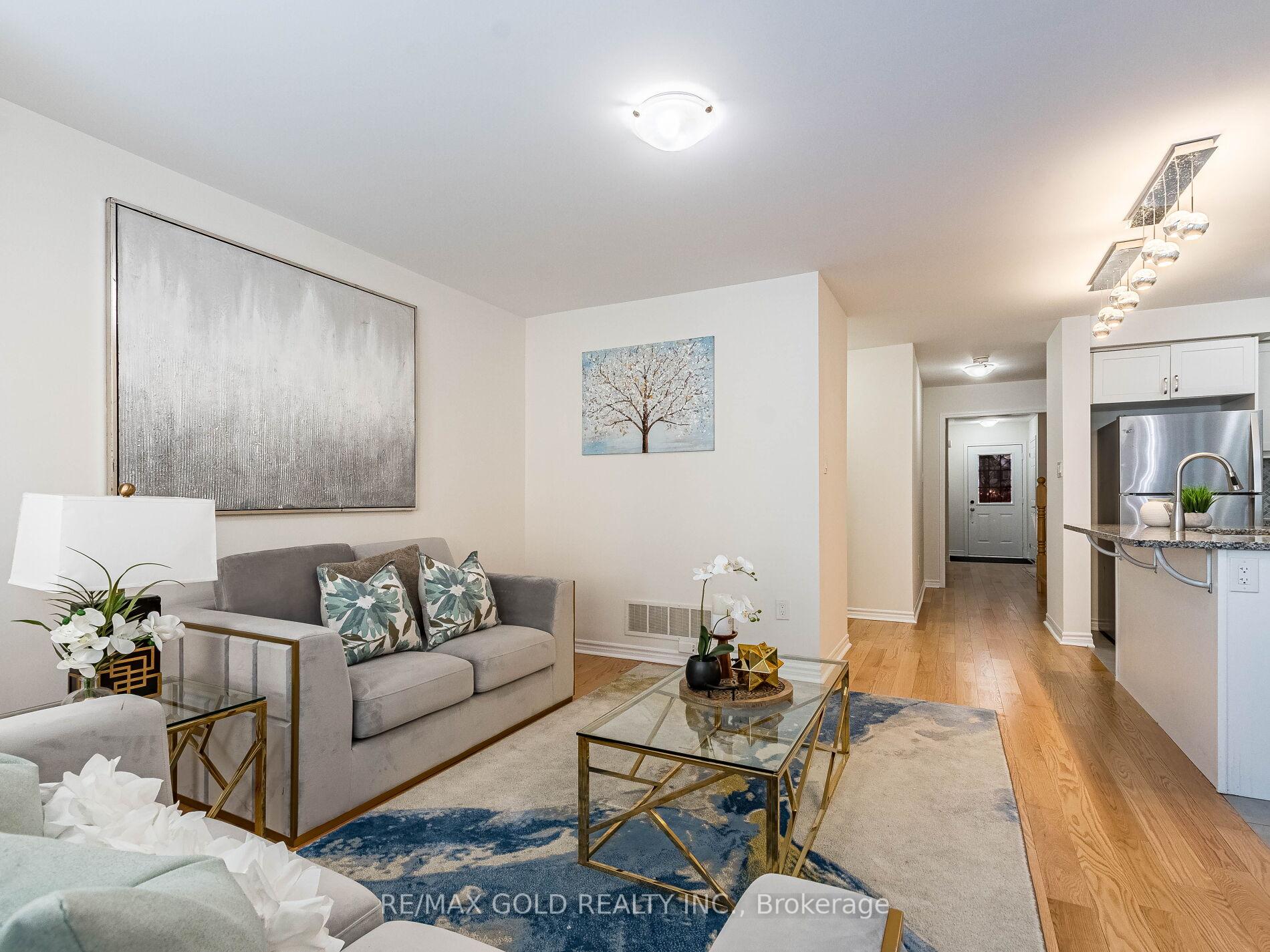 Photo 9 of 86 Donlamont Circle, Brampton, Northwest Brampton — HOMEH