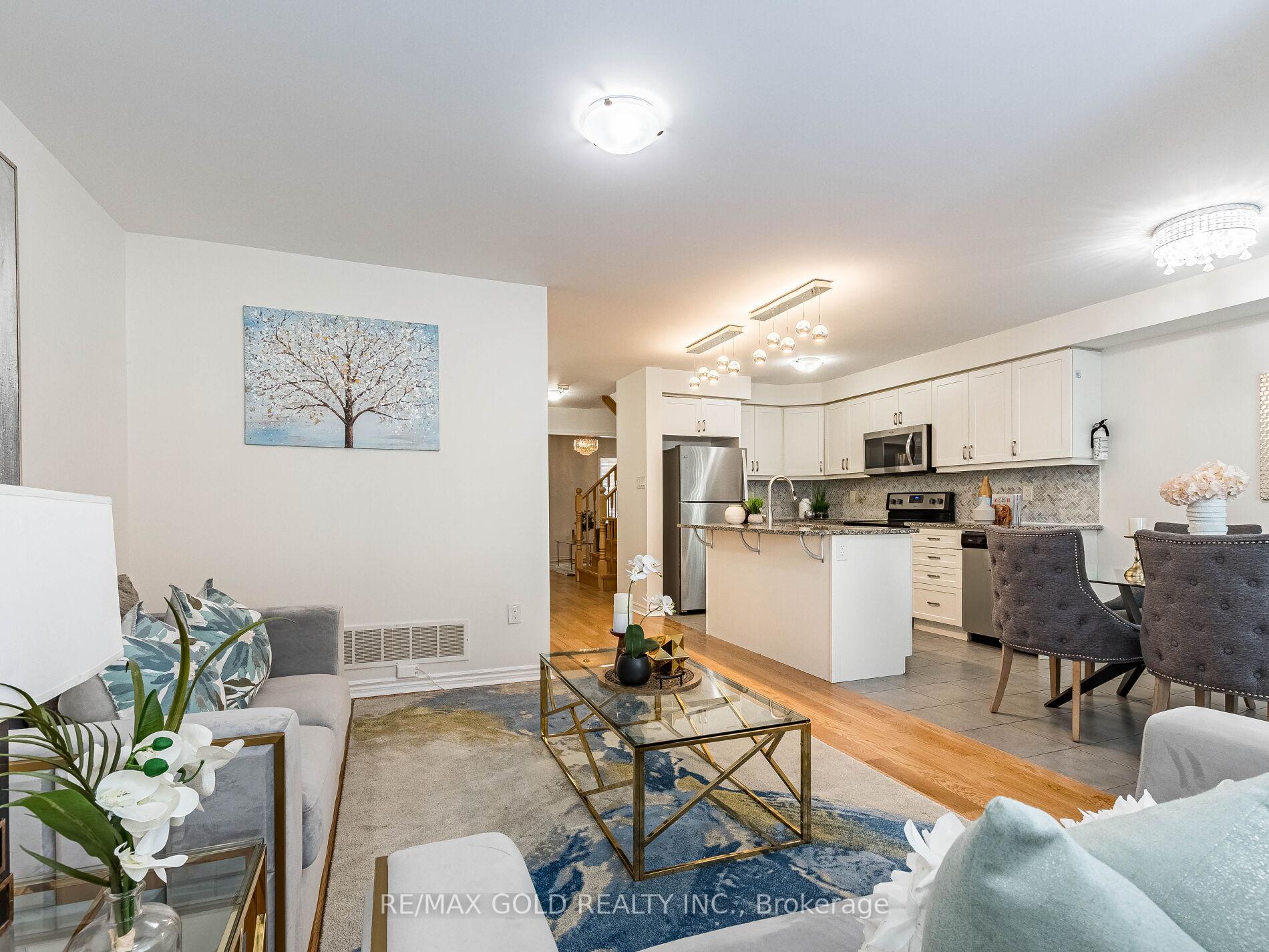 Photo 10 of 86 Donlamont Circle, Brampton, Northwest Brampton — HOMEH