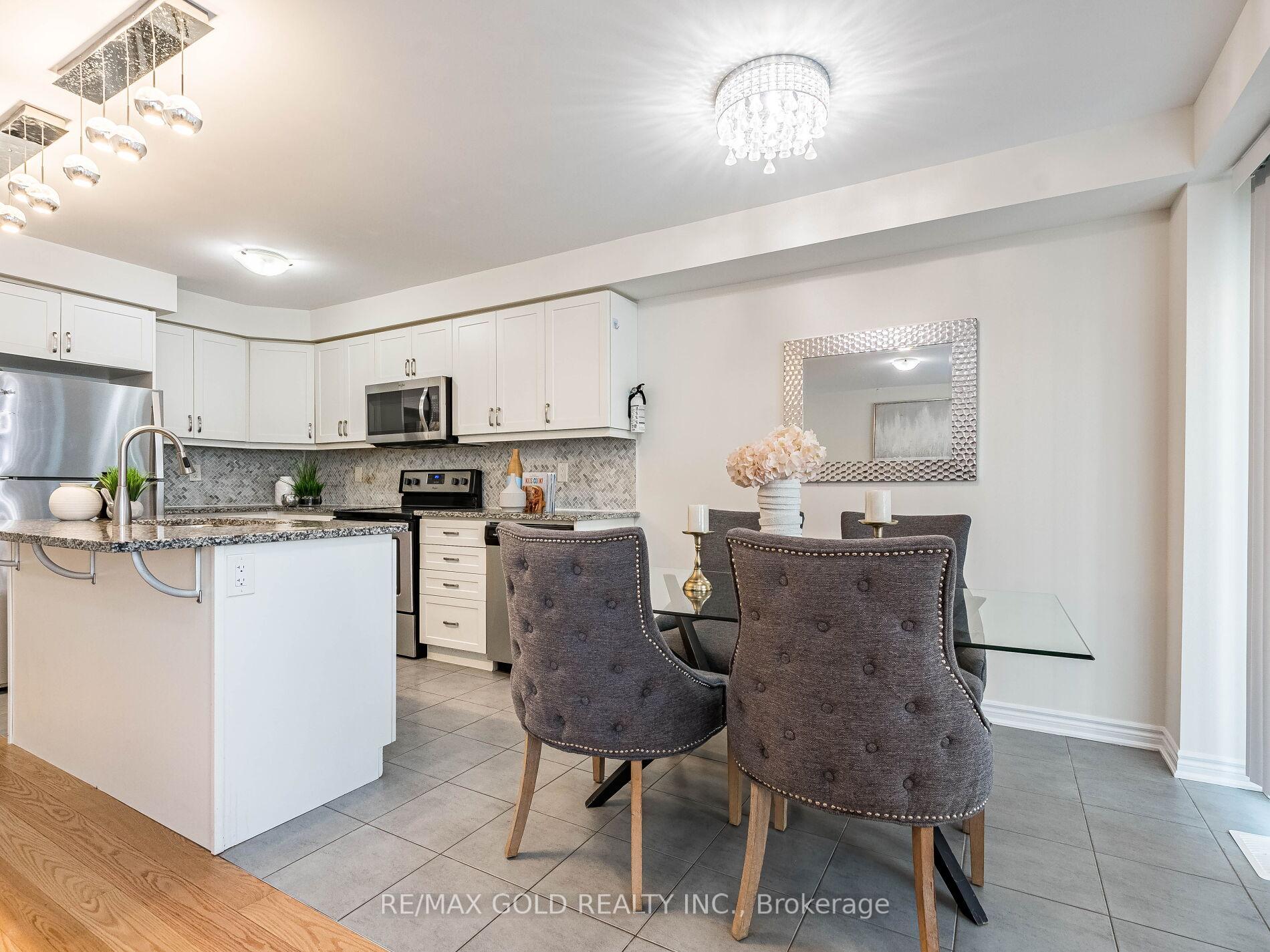 Photo 11 of 86 Donlamont Circle, Brampton, Northwest Brampton — HOMEH