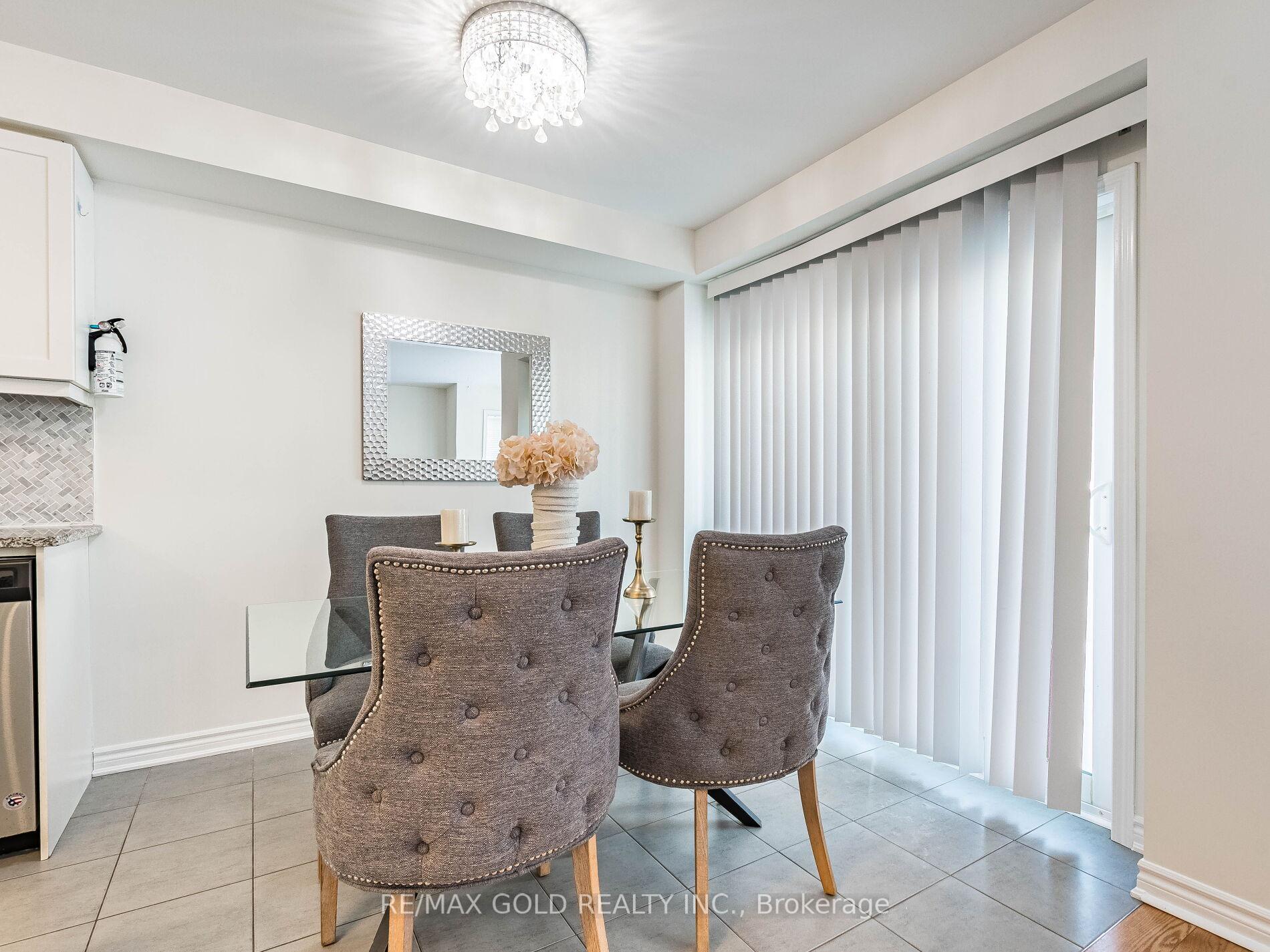 Photo 17 of 86 Donlamont Circle, Brampton, Northwest Brampton — HOMEH