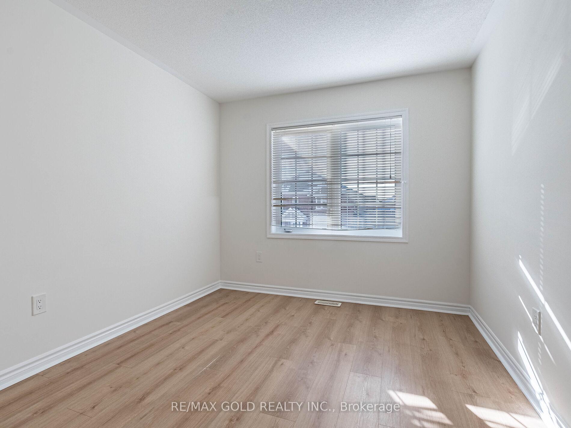 Photo 23 of 86 Donlamont Circle, Brampton, Northwest Brampton — HOMEH