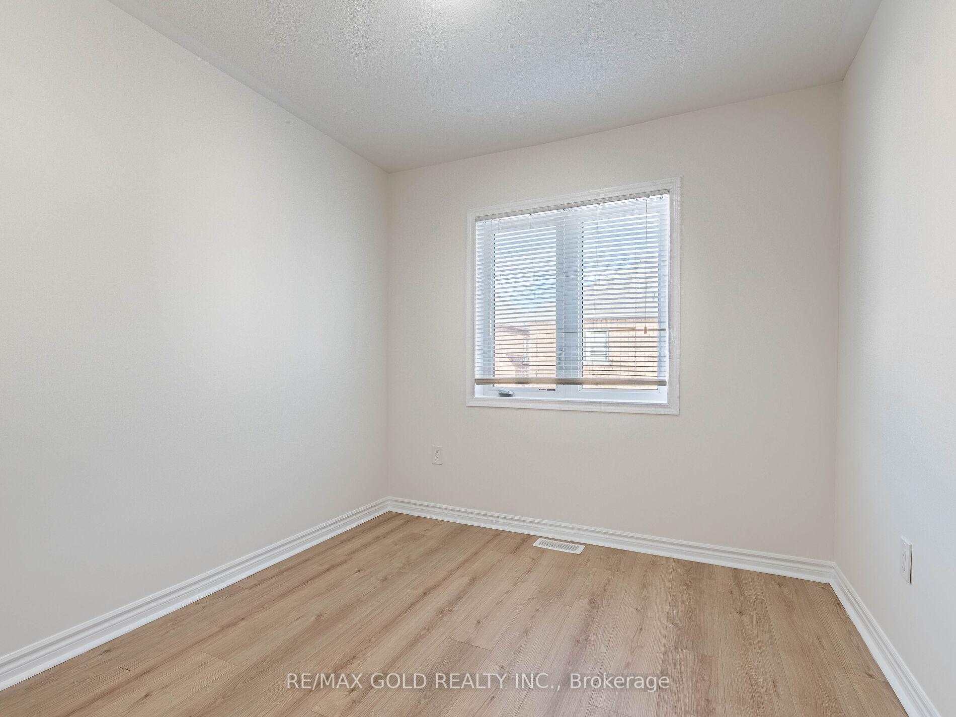 Photo 24 of 86 Donlamont Circle, Brampton, Northwest Brampton — HOMEH