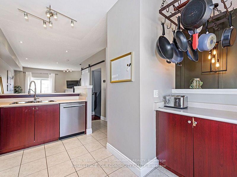 Photo 10 of Unit 9, 5080 Fairview Street, Burlington, Appleby — HOMEH