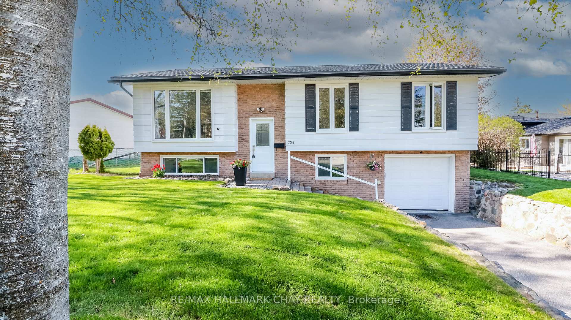 Photo 1 of 204 Cherry Court, Barrie, Bayshore — HOMEH