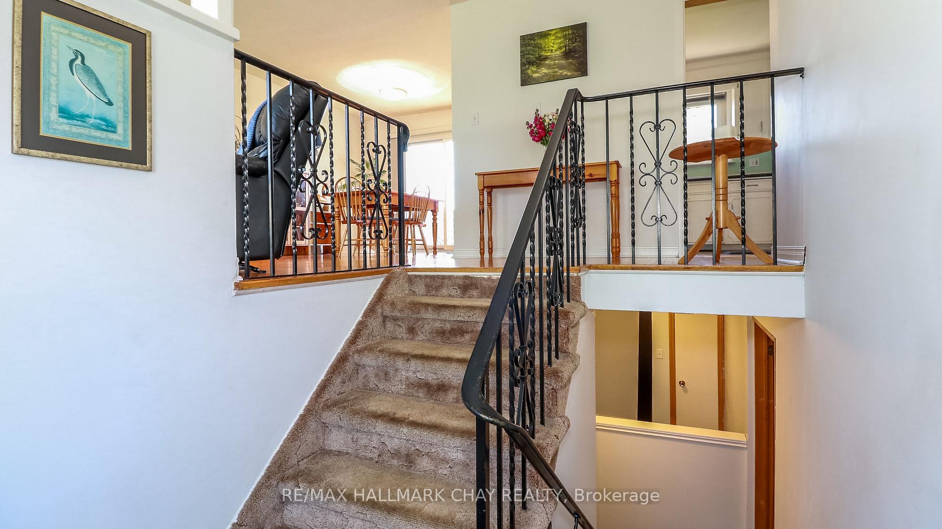 Photo 10 of 204 Cherry Court, Barrie, Bayshore — HOMEH