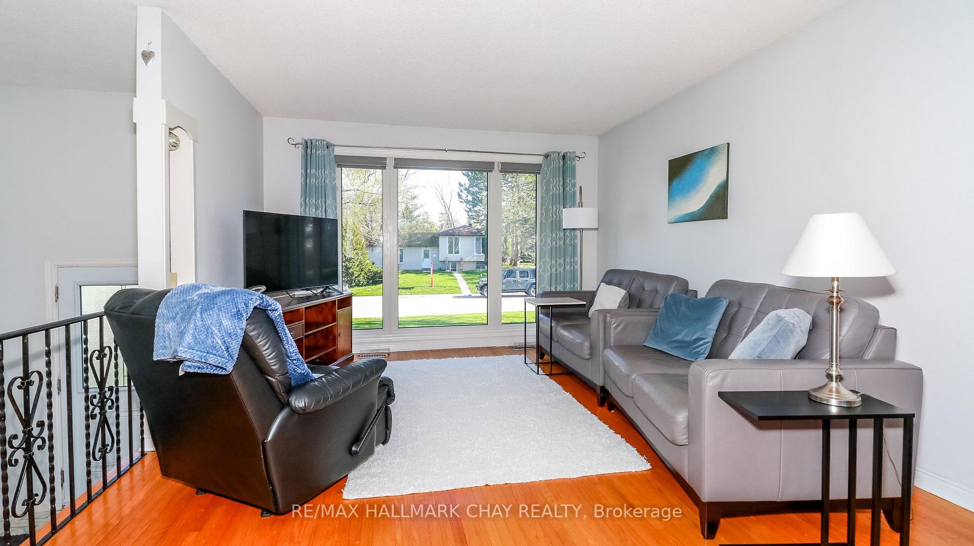Photo 11 of 204 Cherry Court, Barrie, Bayshore — HOMEH