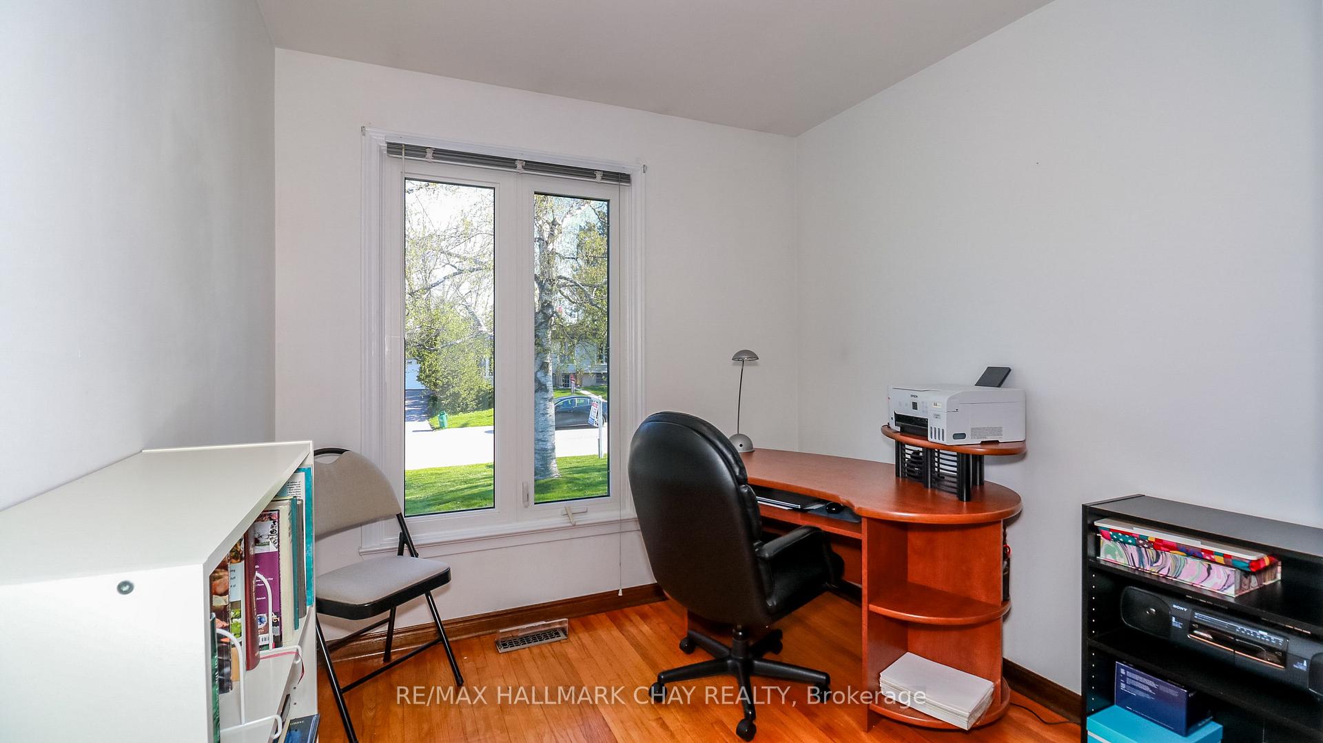 Photo 20 of 204 Cherry Court, Barrie, Bayshore — HOMEH