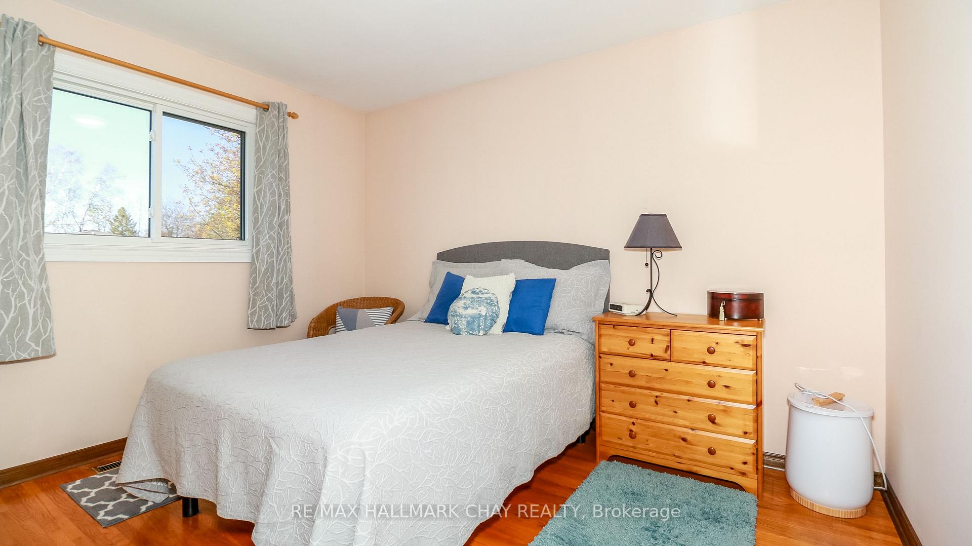 Photo 22 of 204 Cherry Court, Barrie, Bayshore — HOMEH