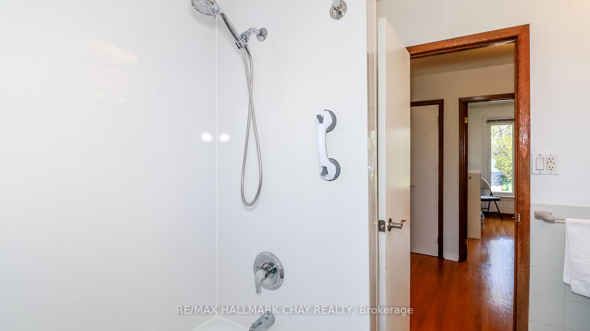 Photo 25 of 204 Cherry Court, Barrie, Bayshore — HOMEH