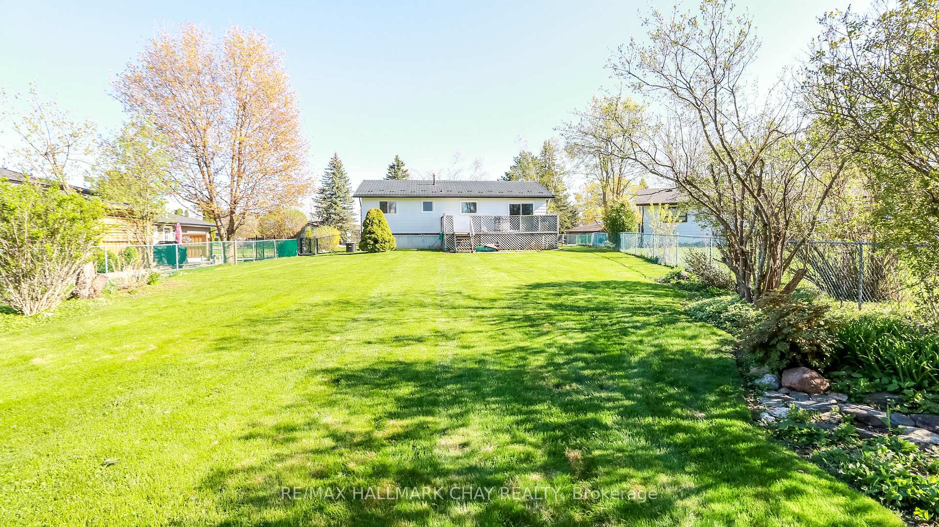 Photo 29 of 204 Cherry Court, Barrie, Bayshore — HOMEH