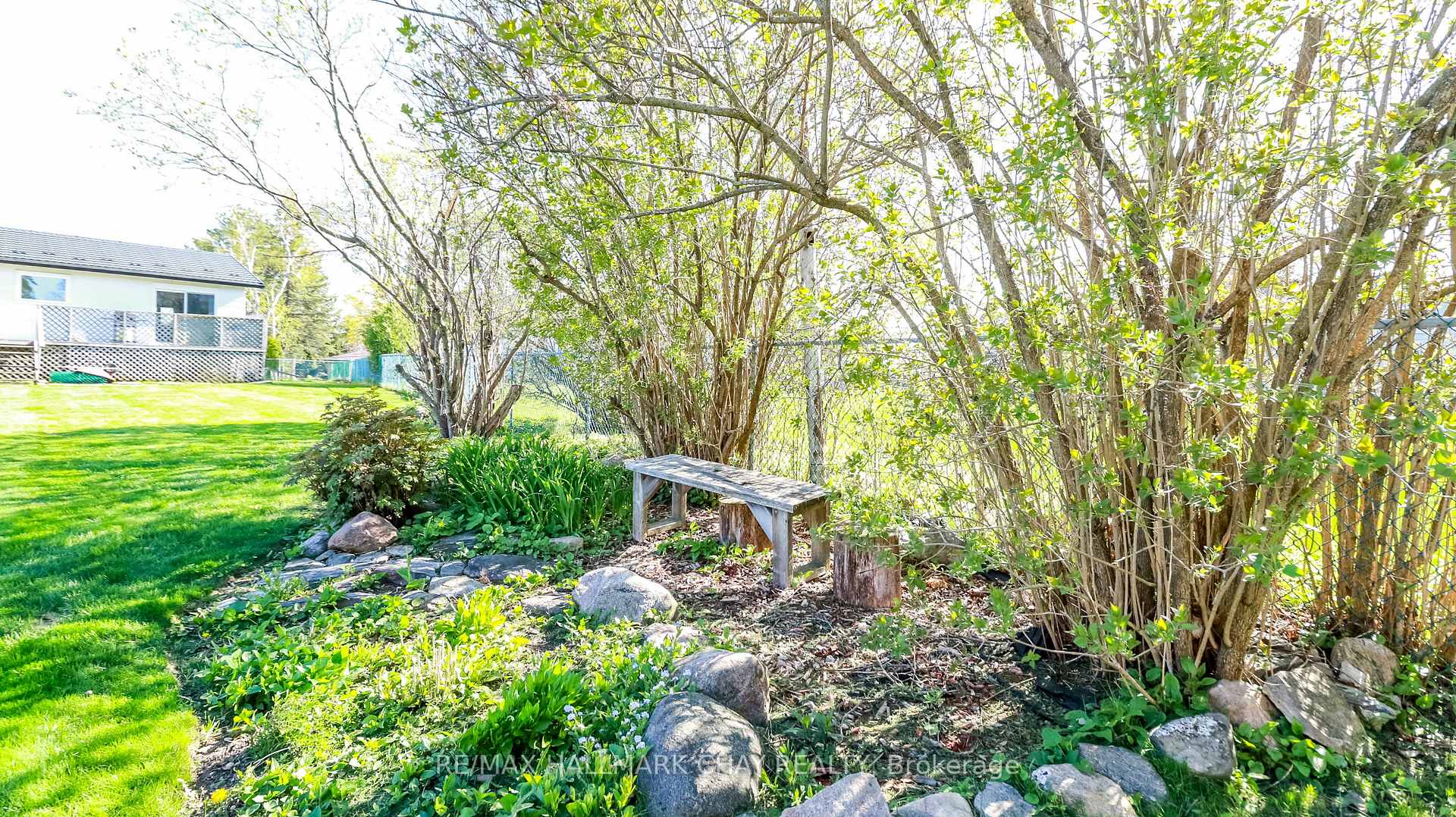 Photo 37 of 204 Cherry Court, Barrie, Bayshore — HOMEH