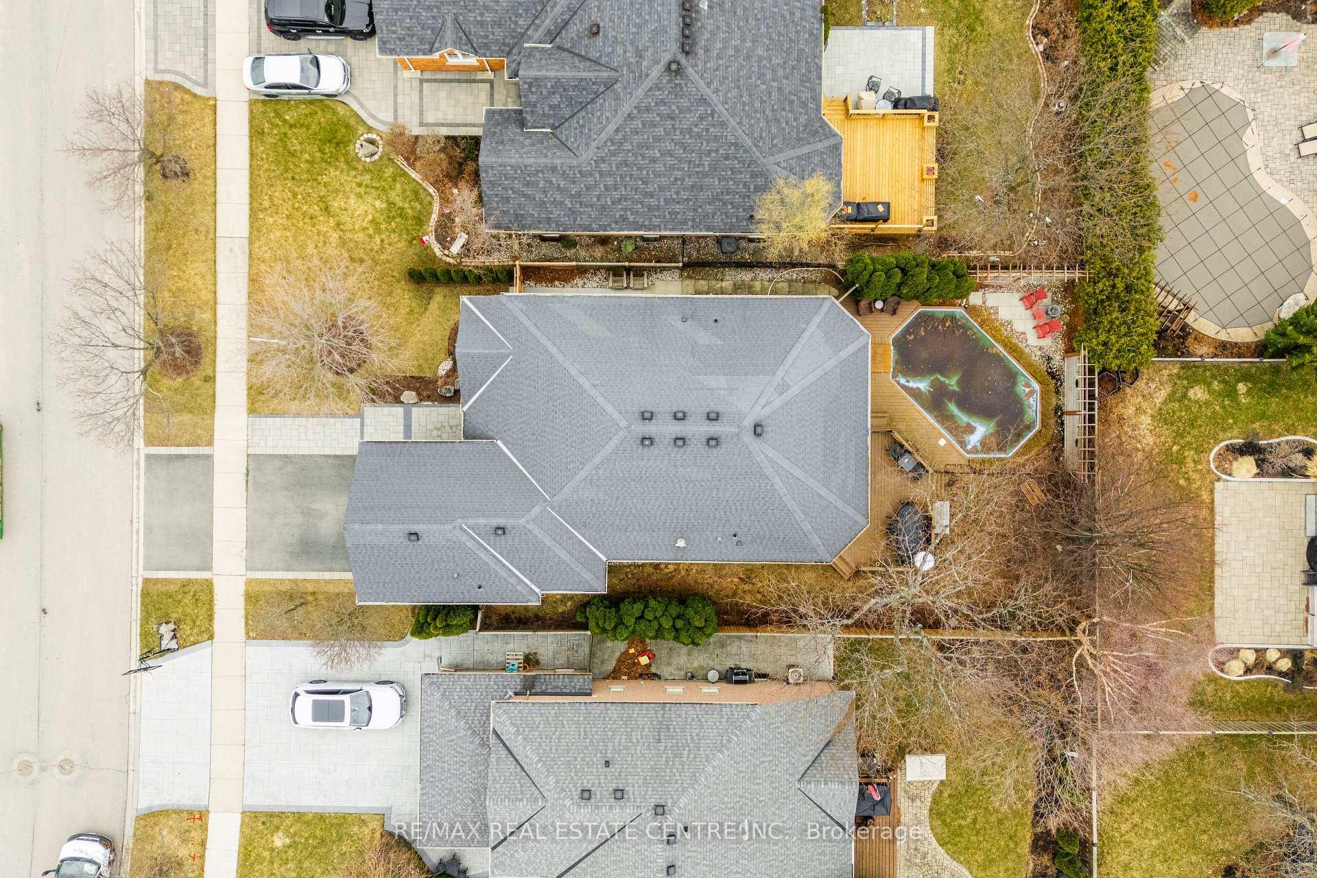 Photo 3 of 4397 Latimer Crescent, Burlington, Rose — HOMEH