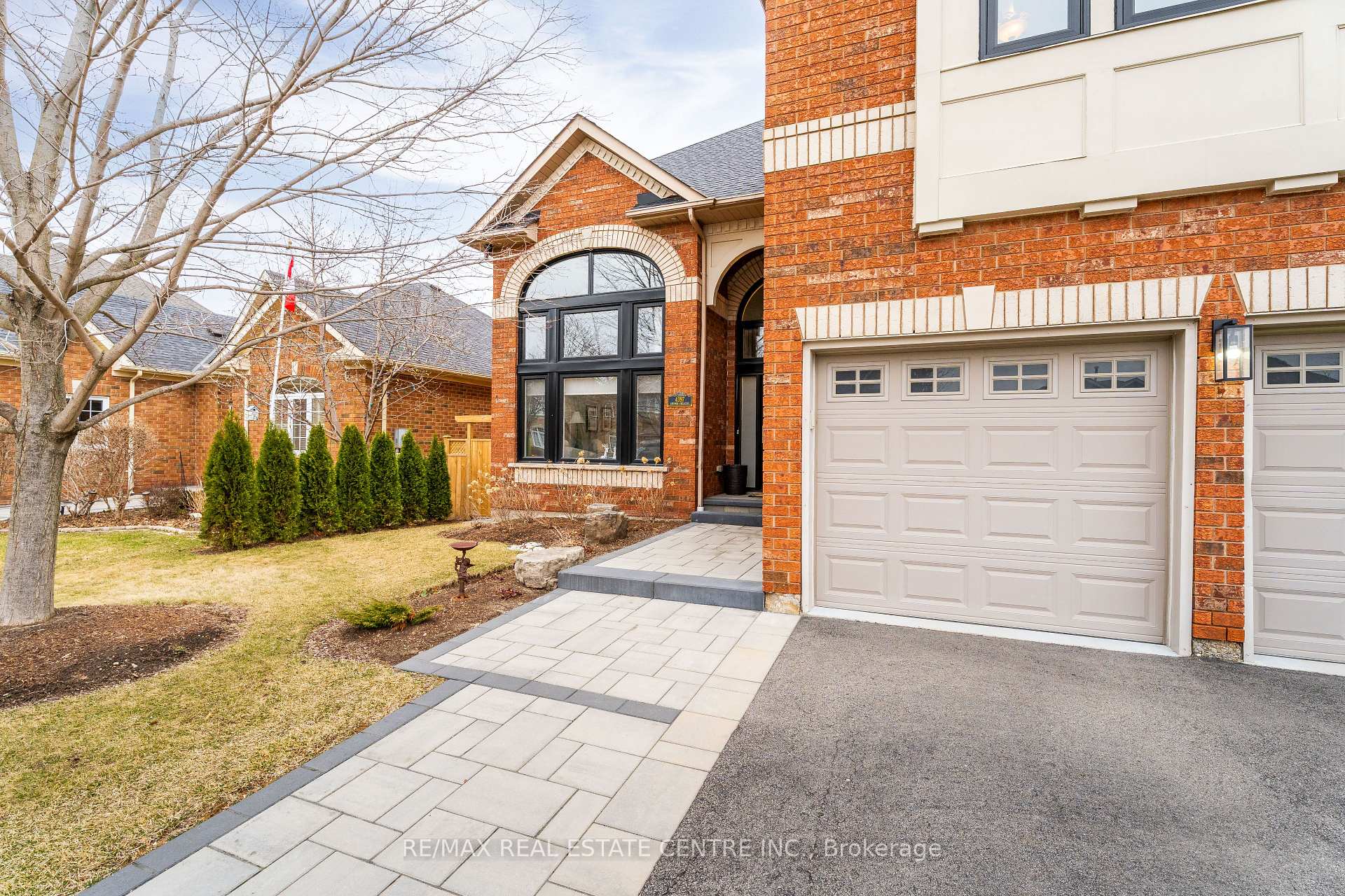 Photo 4 of 4397 Latimer Crescent, Burlington, Rose — HOMEH
