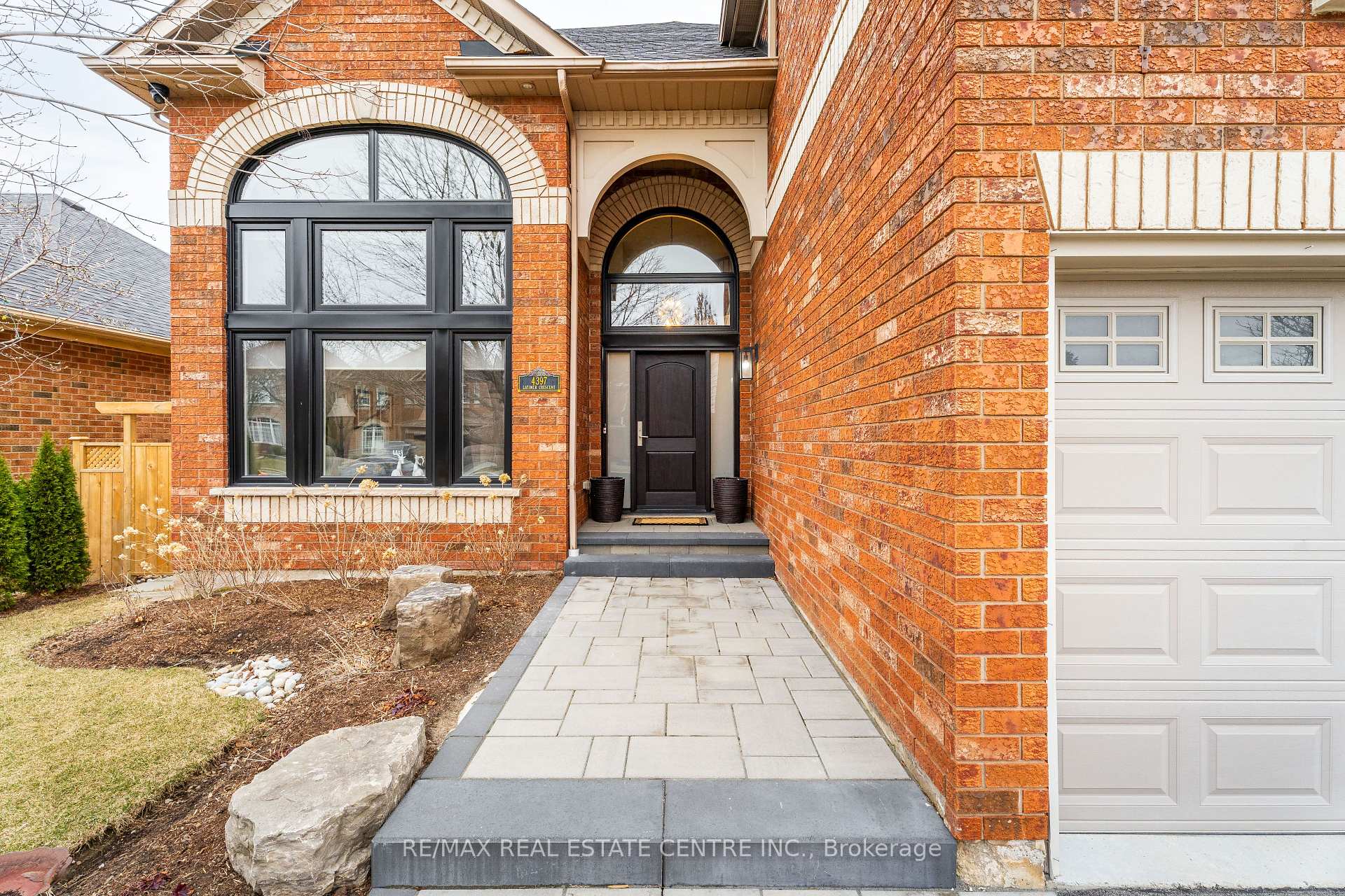 Photo 5 of 4397 Latimer Crescent, Burlington, Rose — HOMEH
