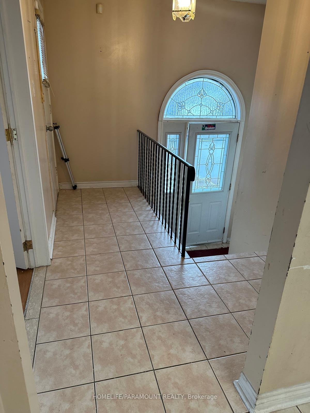 Photo 3 of Unit Front unit, 151 Morton Way, Brampton, Fletcher's West — HOMEH