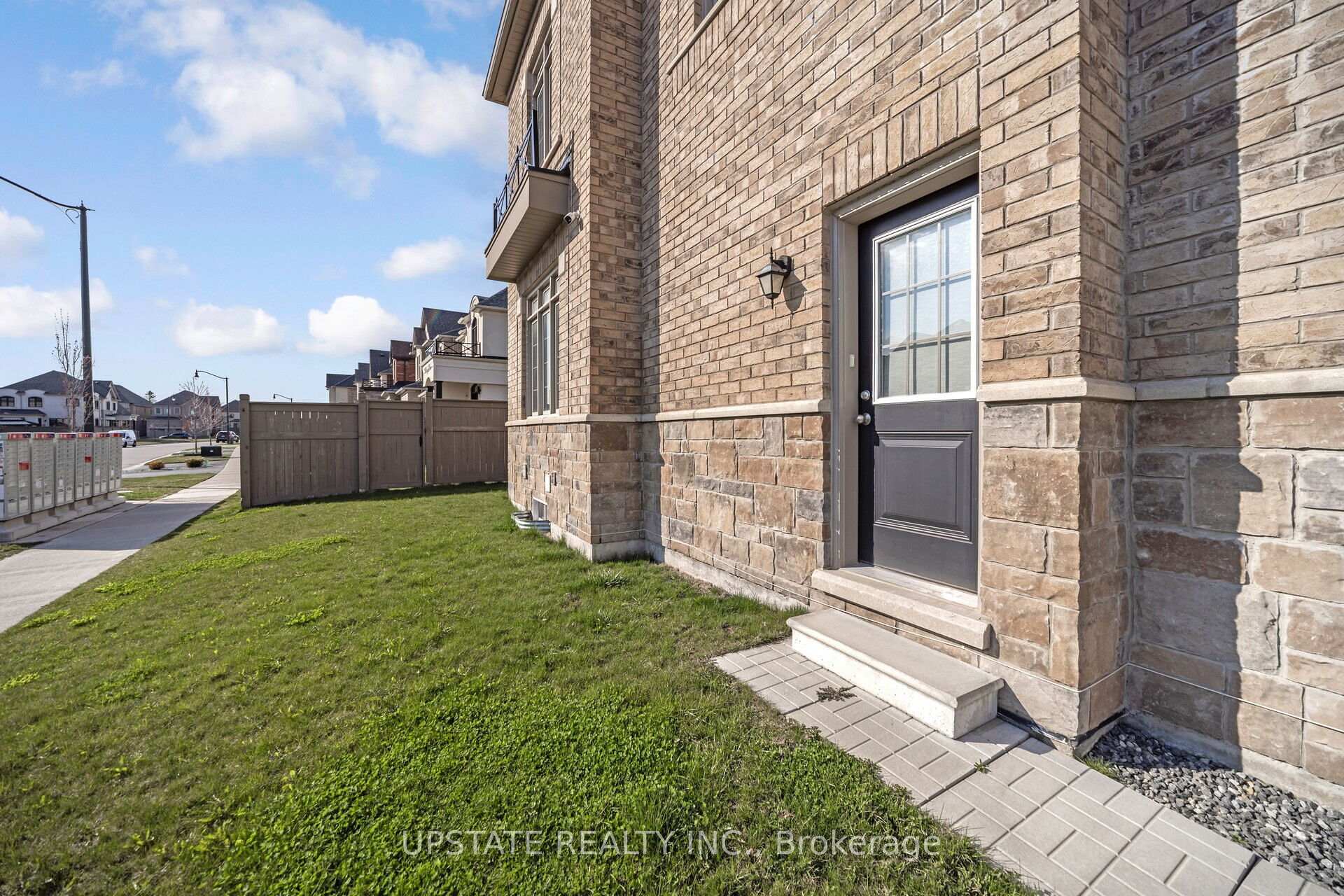 Photo 36 of 64 Hubbell Road, Brampton, Bram West — HOMEH