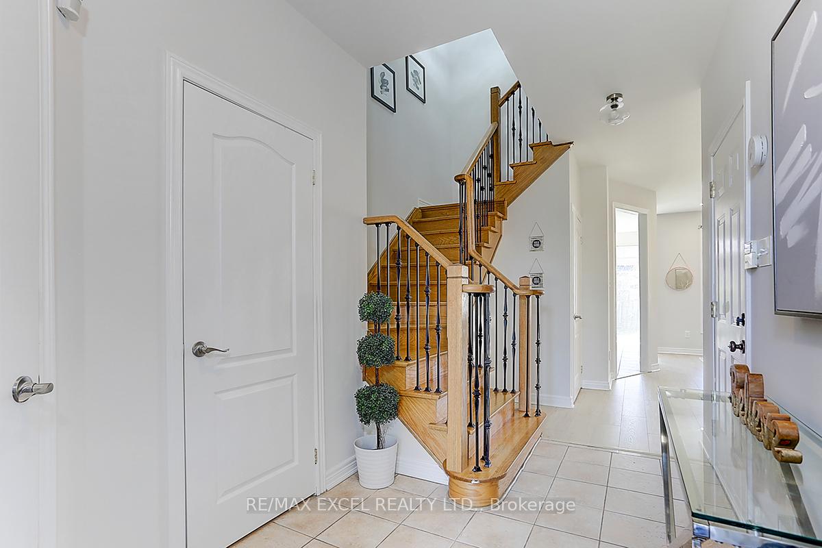 Photo 3 of 6 Coco Avenue, Richmond Hill, Rouge Woods — HOMEH