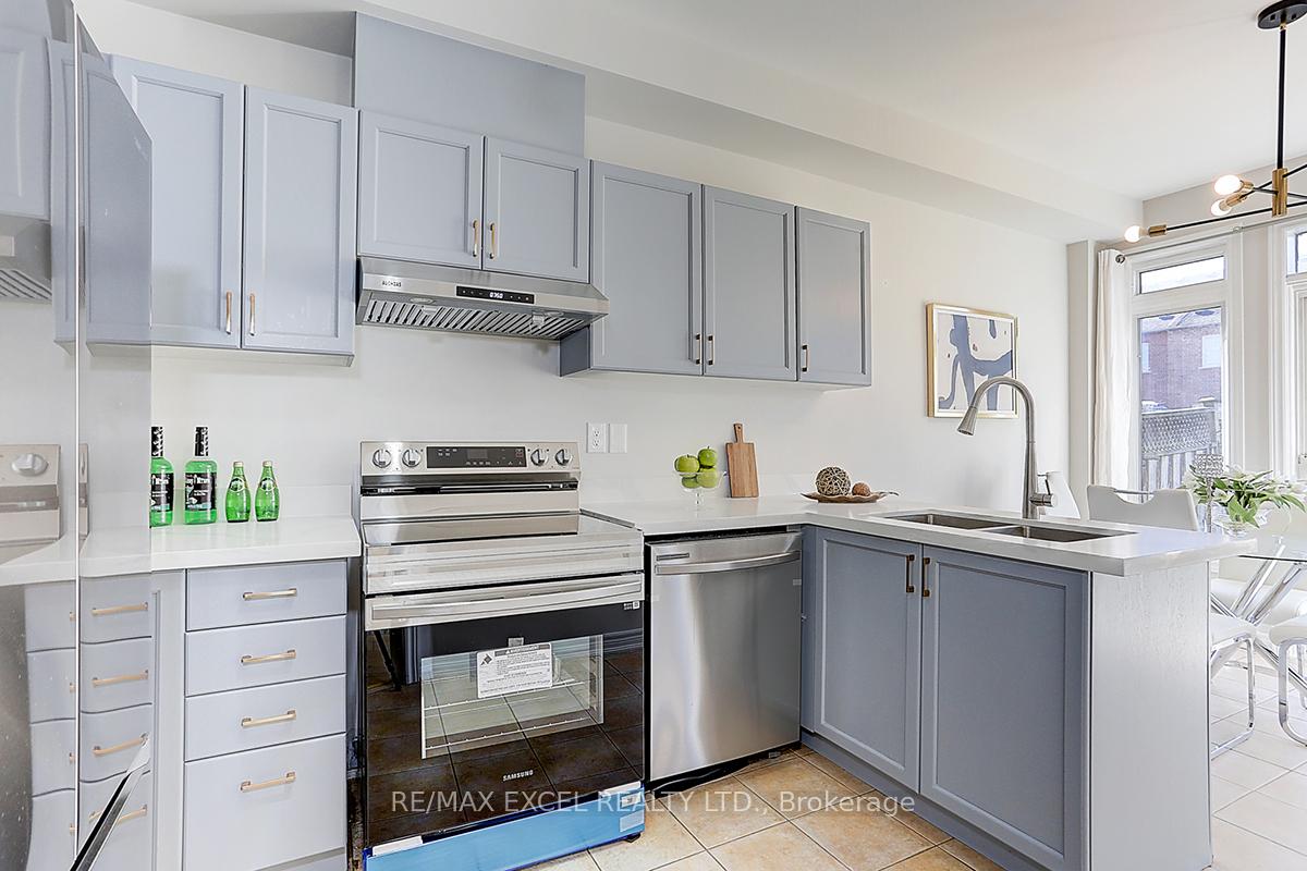 Photo 14 of 6 Coco Avenue, Richmond Hill, Rouge Woods — HOMEH