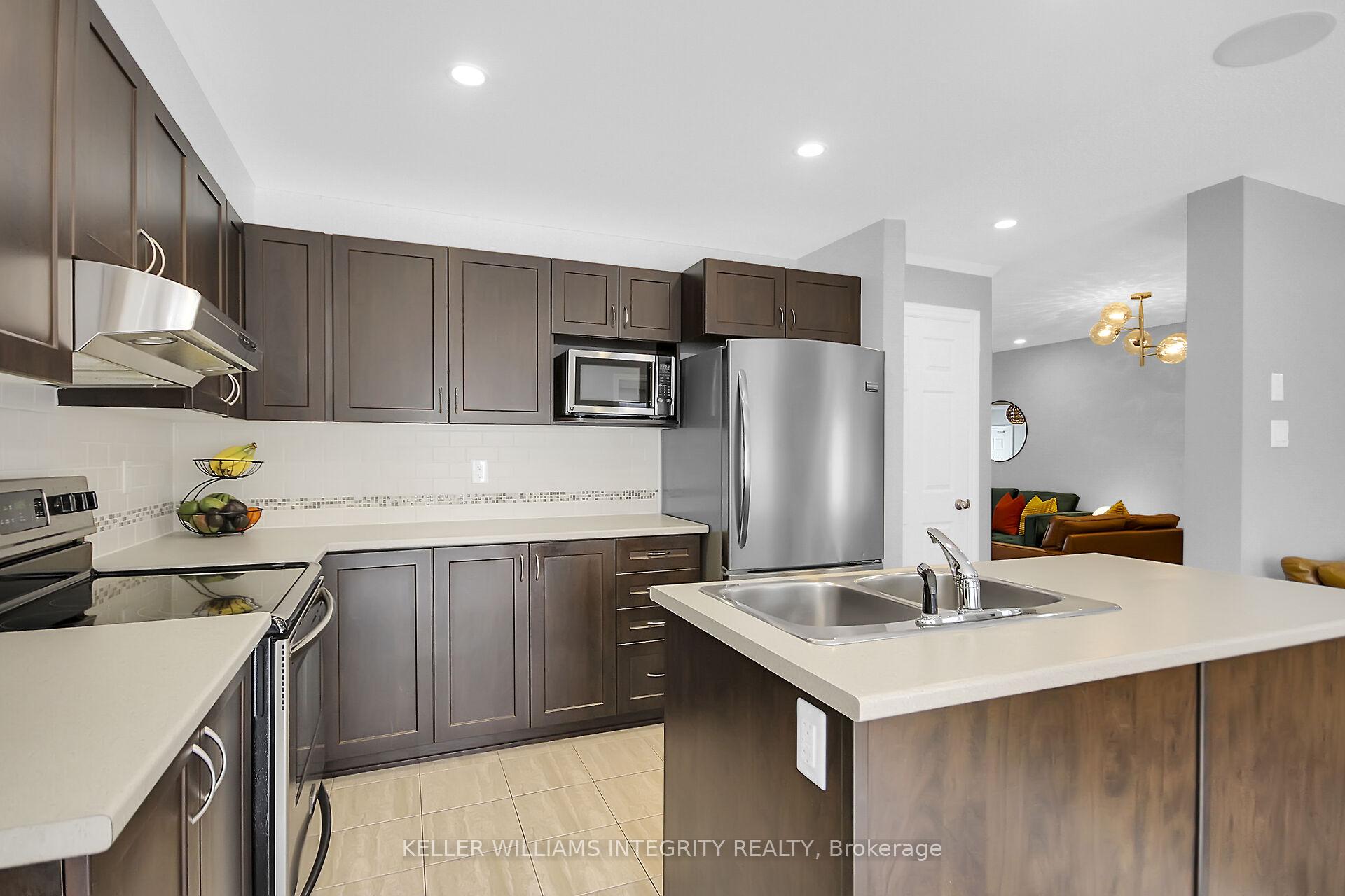 Photo 12 of 384 Balinroan Crescent, Ottawa, Barrhaven - Strandherd — HOMEH