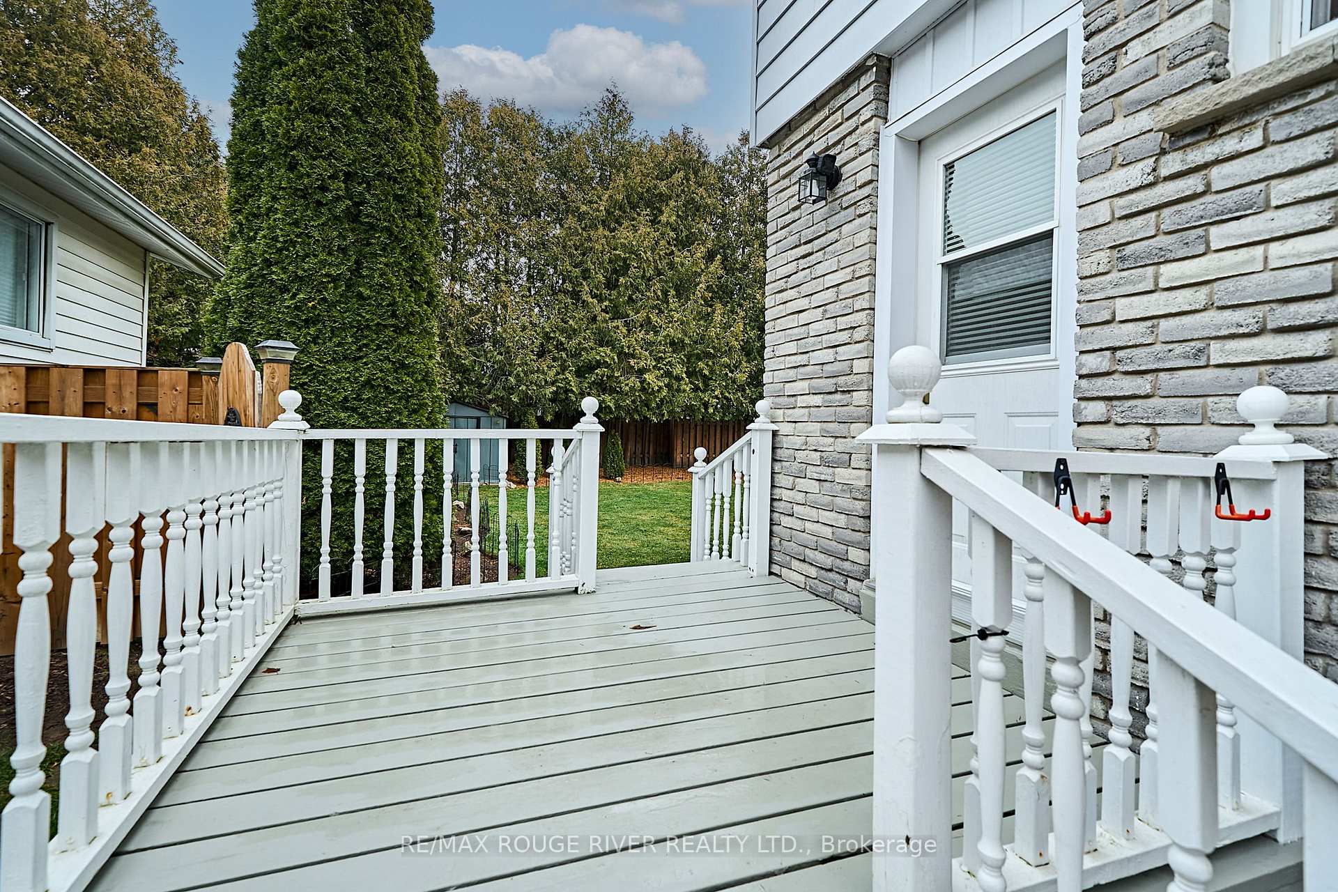 Photo 4 of 463 Lanark Drive, Oshawa, McLaughlin — HOMEH
