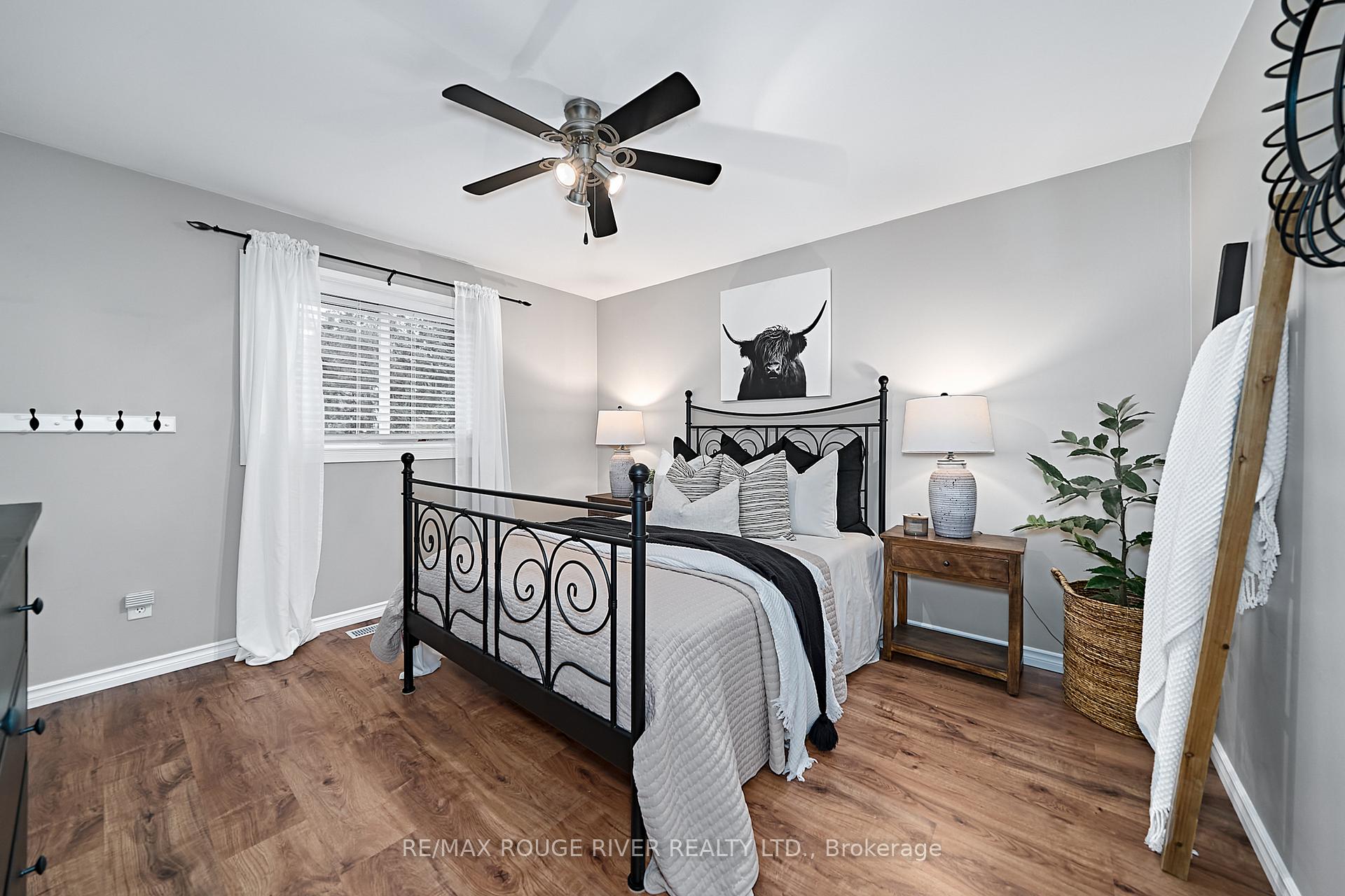 Photo 32 of 463 Lanark Drive, Oshawa, McLaughlin — HOMEH