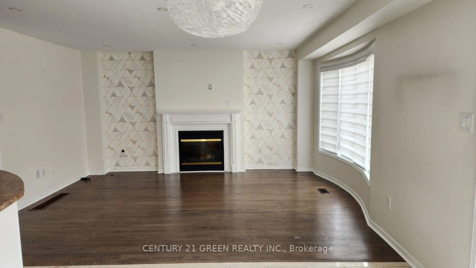 Photo 3 of 125 Fairhill Avenue, Brampton, Fletcher's Meadow — HOMEH