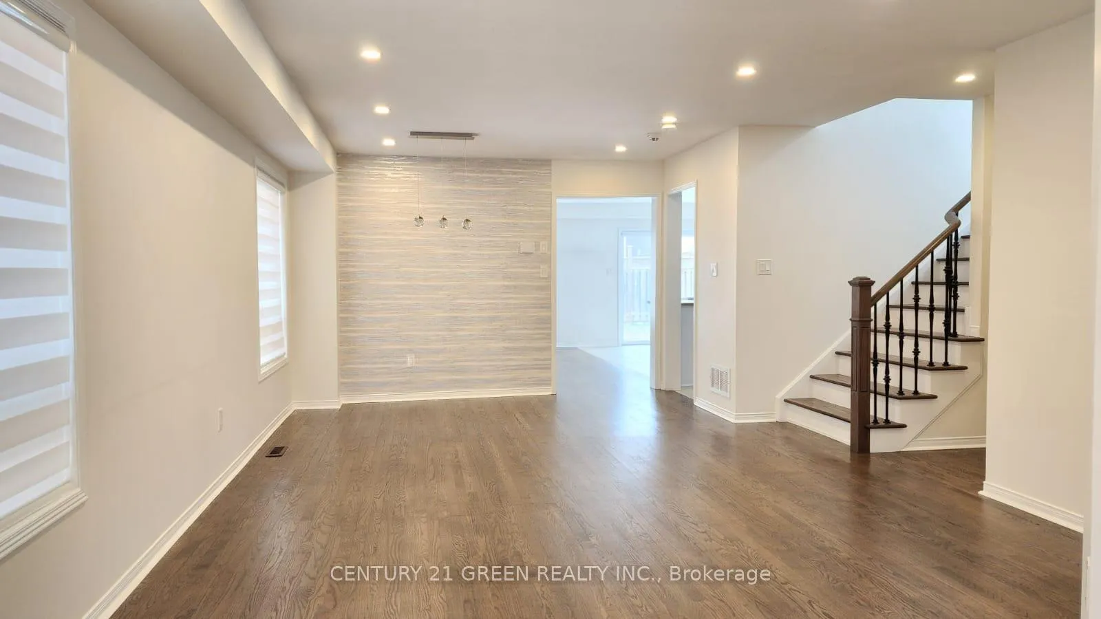 Photo 6 of 125 Fairhill Avenue, Brampton, Fletcher's Meadow — HOMEH
