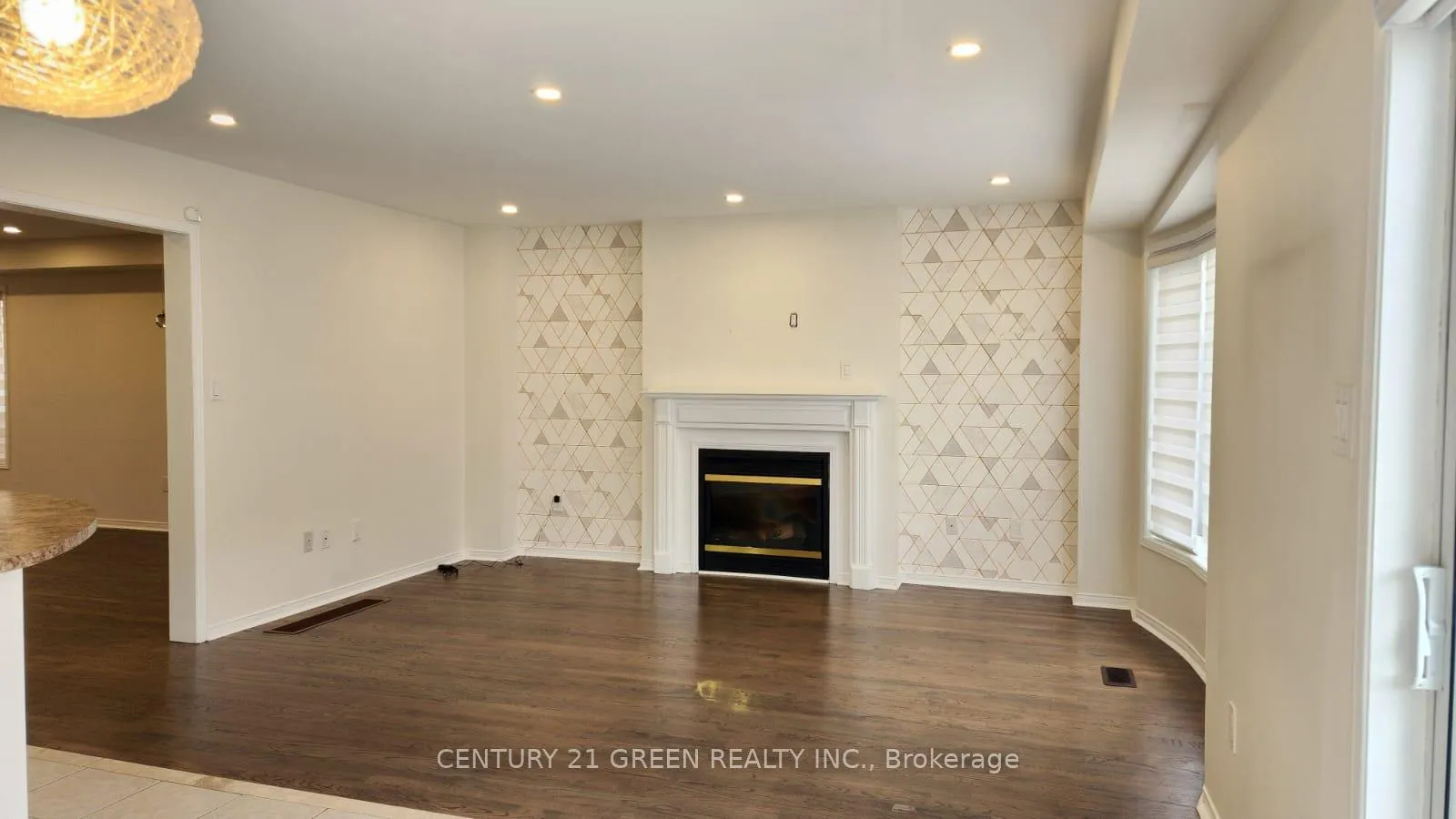 Photo 10 of 125 Fairhill Avenue, Brampton, Fletcher's Meadow — HOMEH