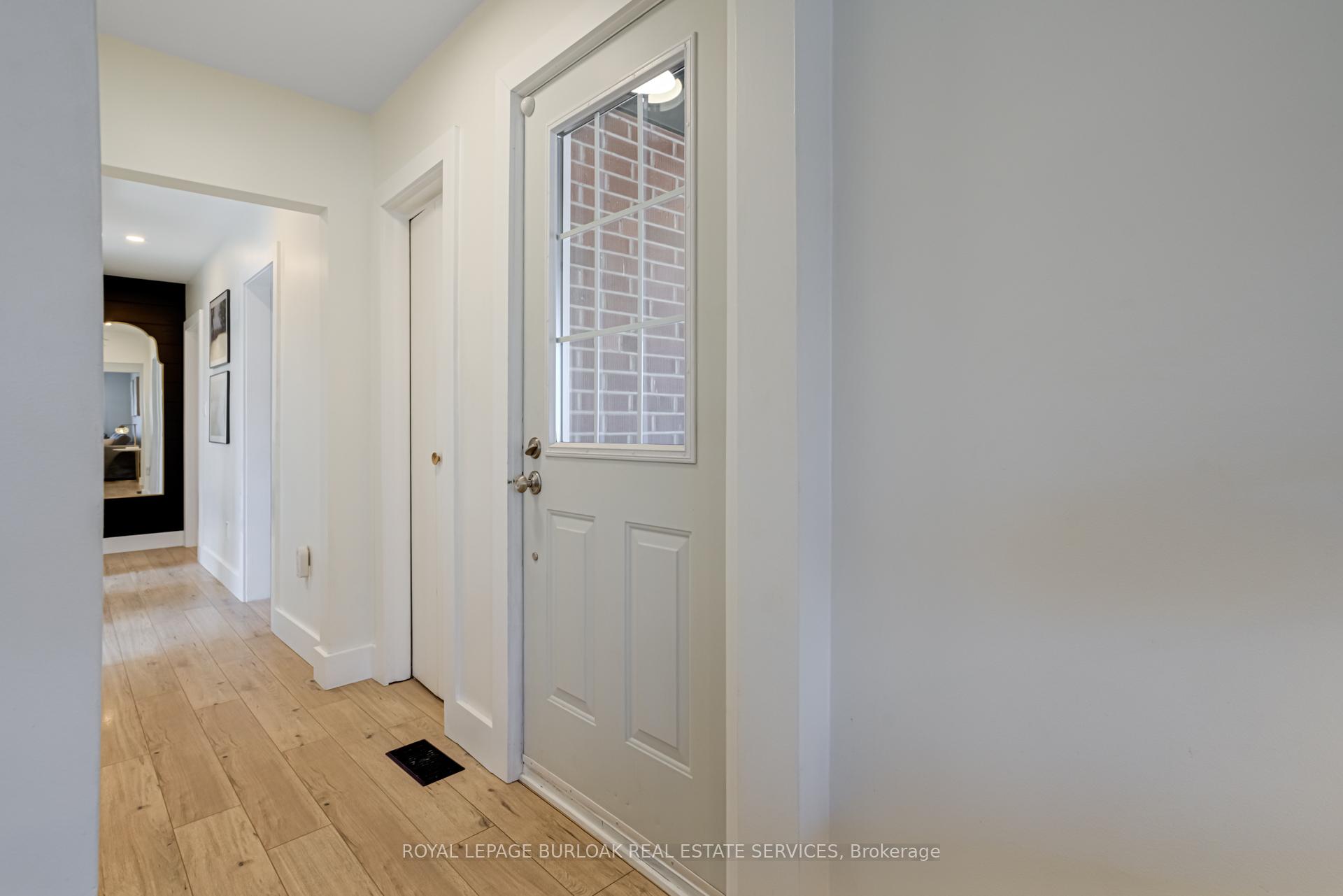 Photo 4 of 417 Dorset Avenue, Burlington, LaSalle — HOMEH