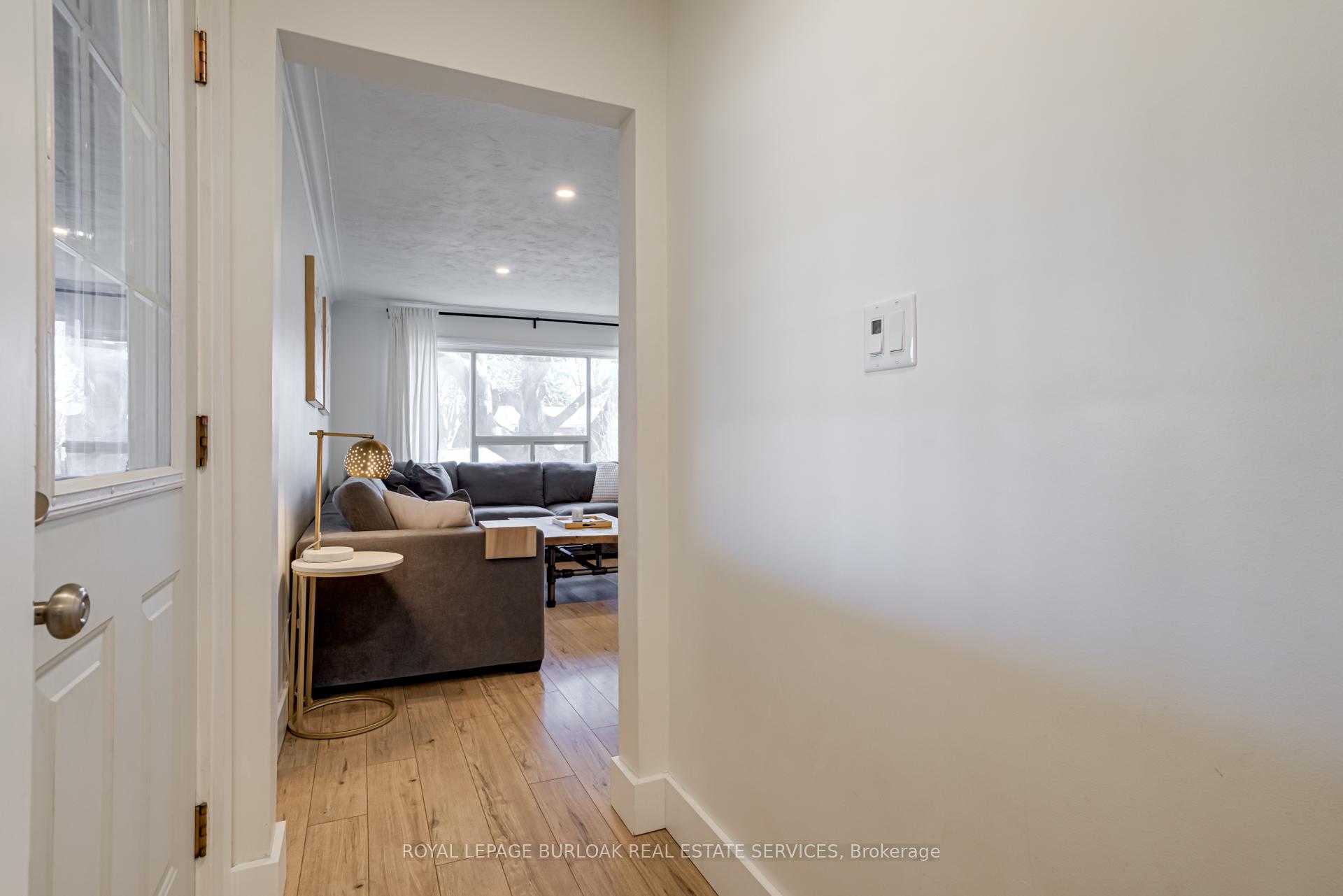 Photo 5 of 417 Dorset Avenue, Burlington, LaSalle — HOMEH