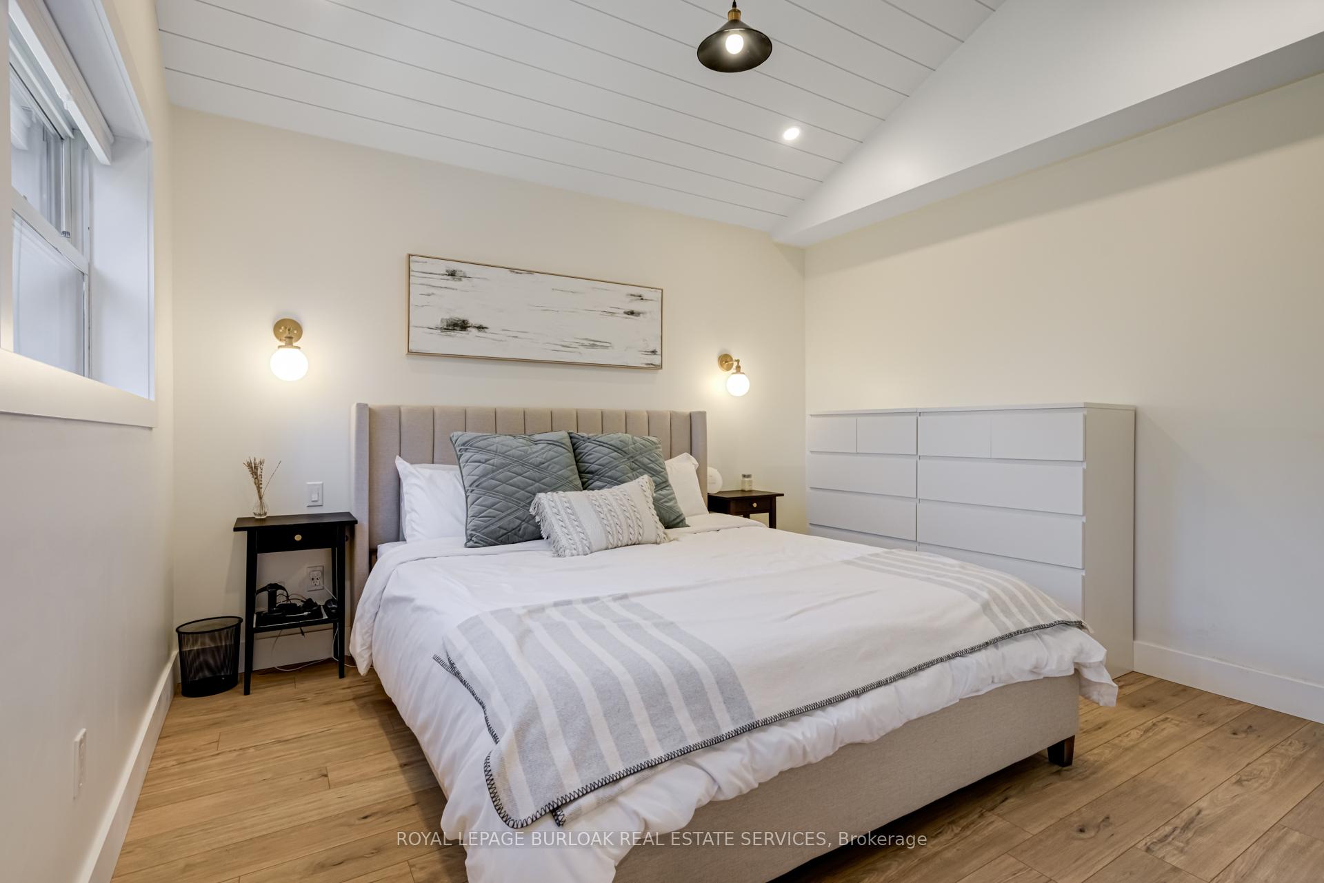 Photo 13 of 417 Dorset Avenue, Burlington, LaSalle — HOMEH