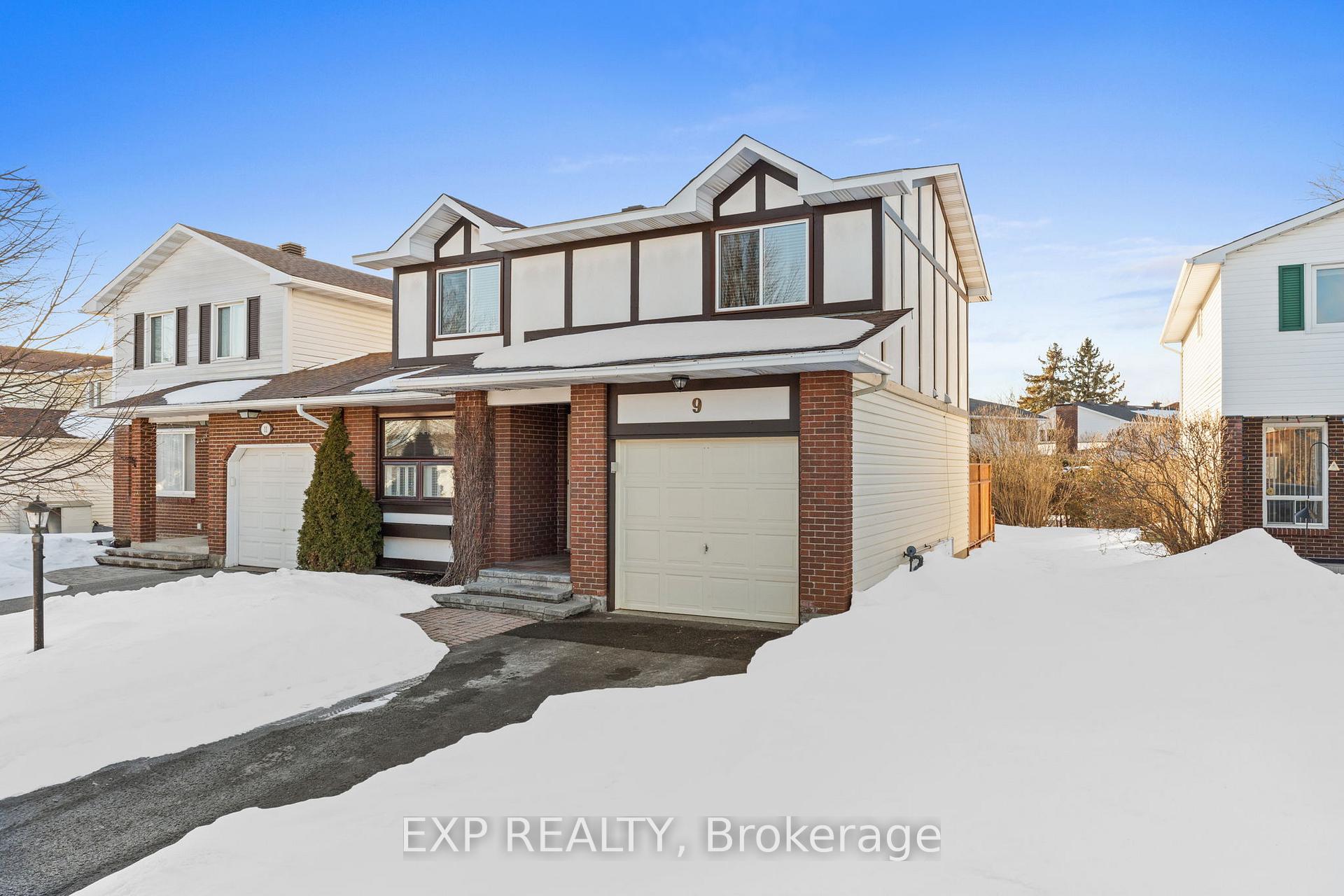 Photo 2 of 9 Fieldgate Drive, Ottawa, Barrhaven - Knollsbrook — HOMEH