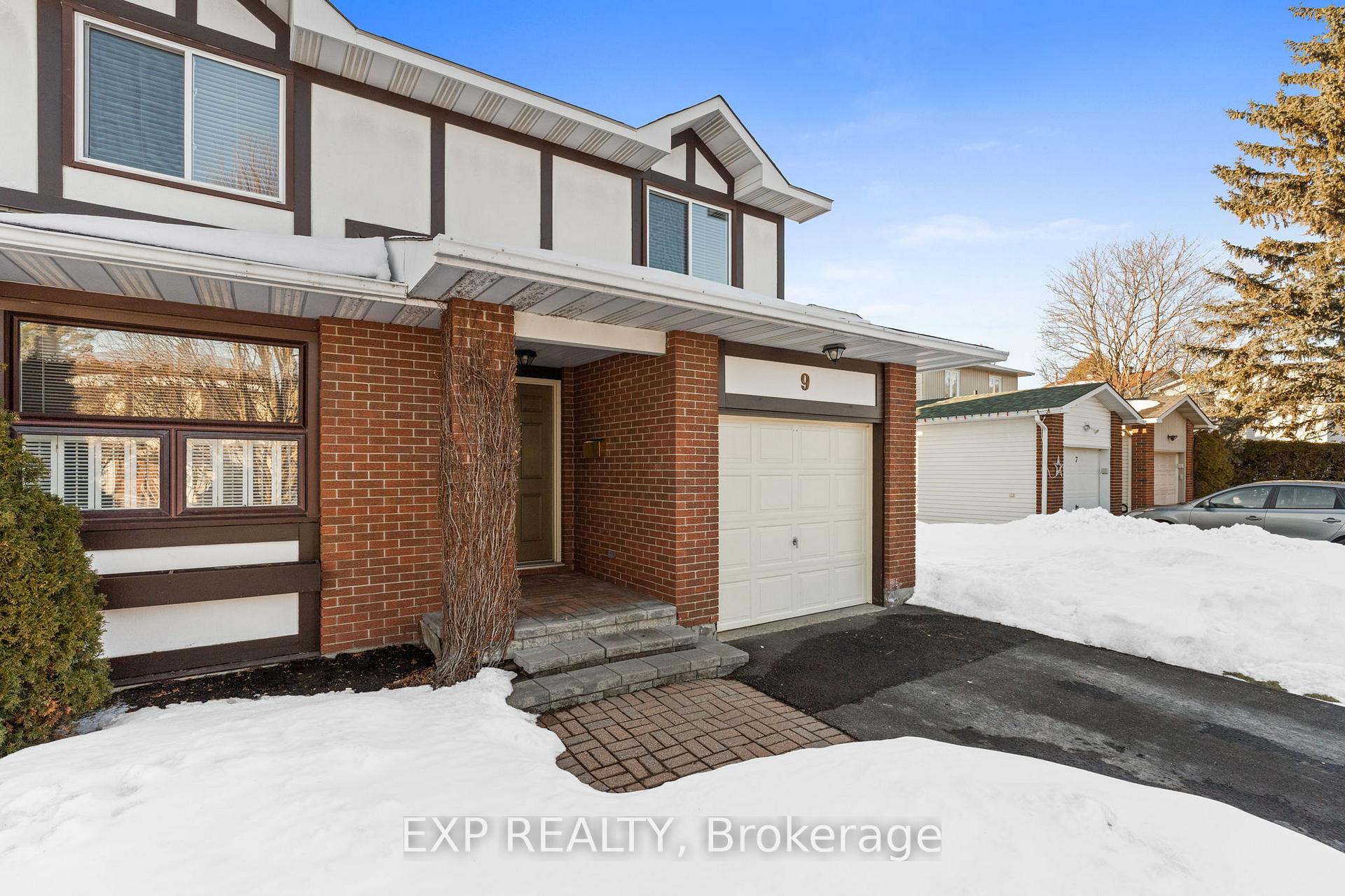 Photo 3 of 9 Fieldgate Drive, Ottawa, Barrhaven - Knollsbrook — HOMEH